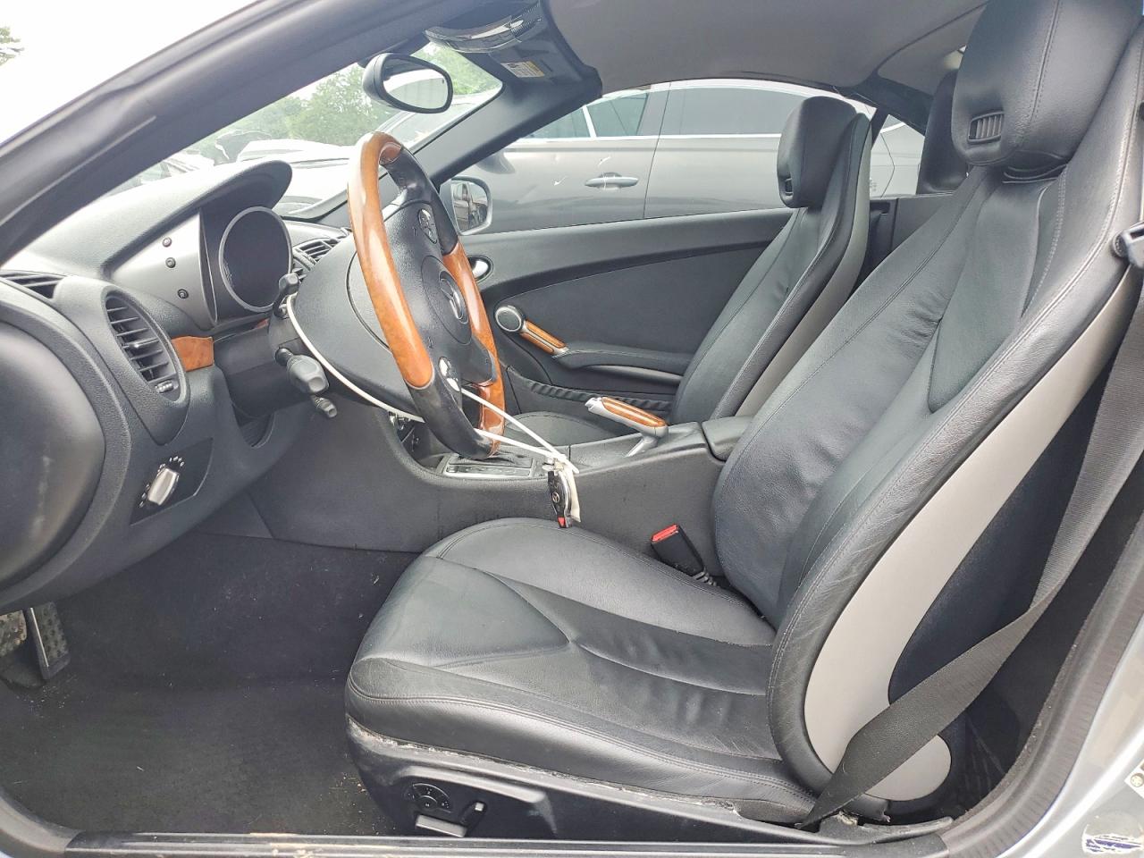 2010 Mercedes-benz Slk 300 Silver vin: WDBWK5EA5AF226244