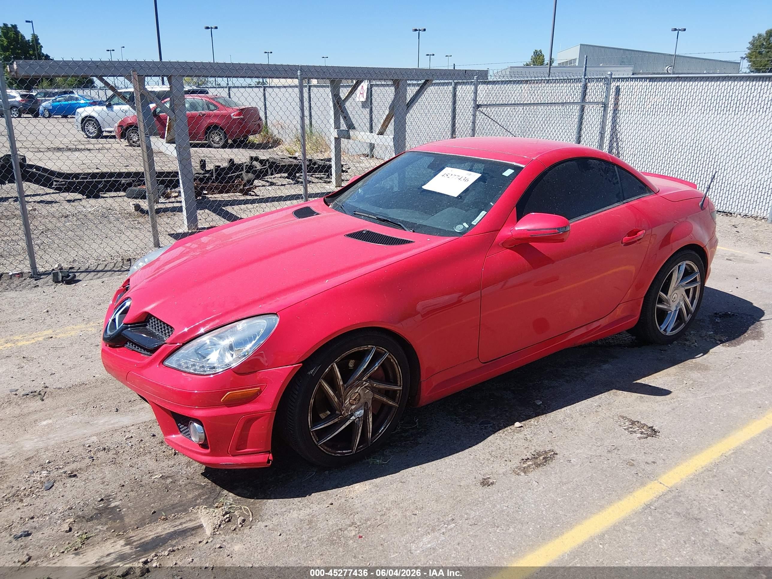 2011 Mercedes-benz Slk 300   Red vin: WDBWK5EA9BF240889