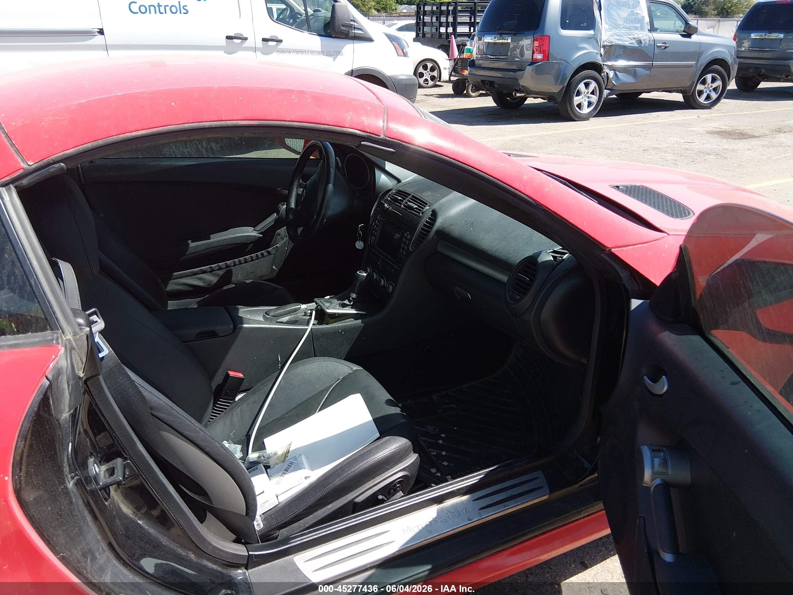 2011 Mercedes-benz Slk 300   Red vin: WDBWK5EA9BF240889