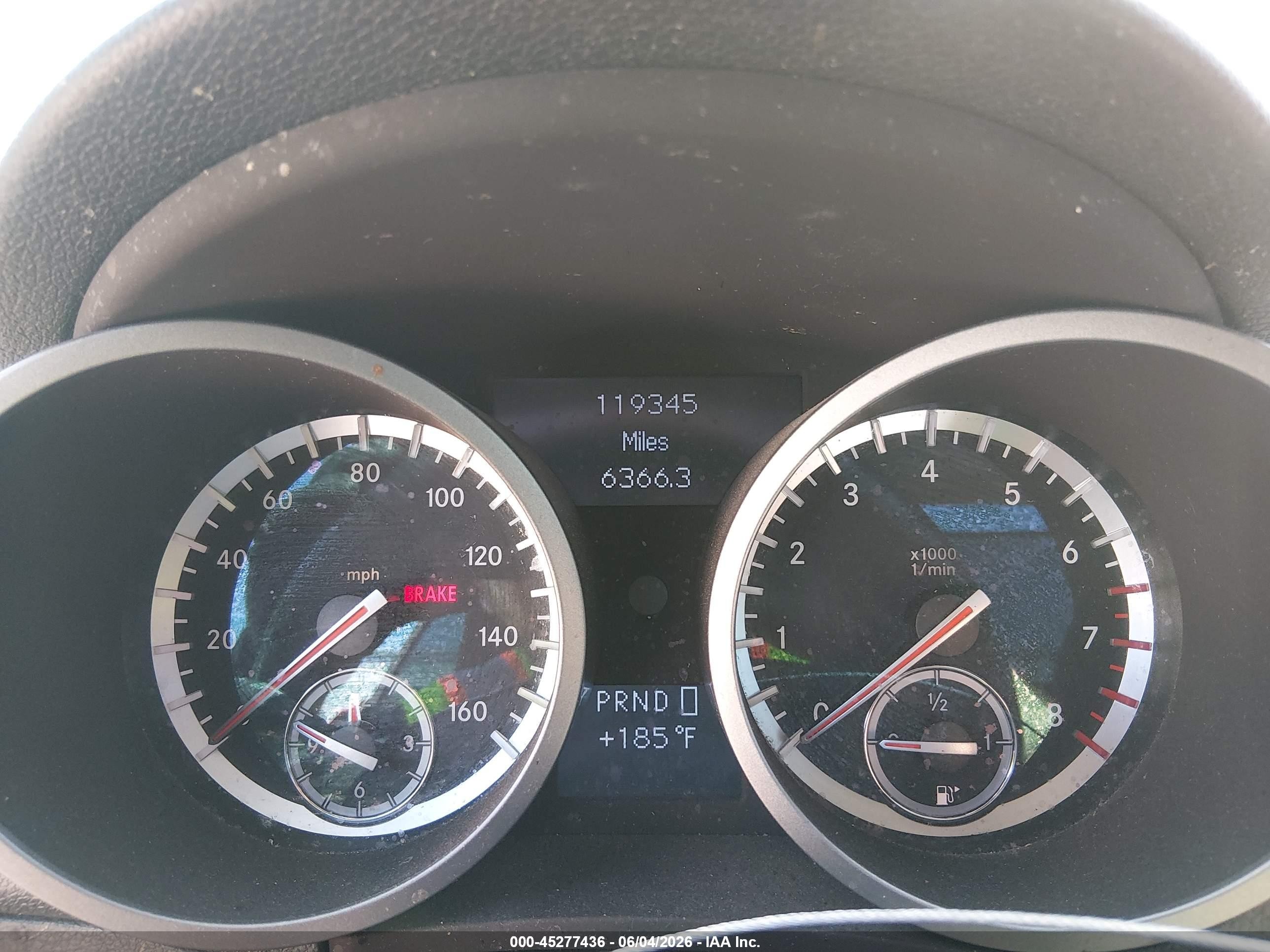 2011 Mercedes-benz Slk 300   Red vin: WDBWK5EA9BF240889