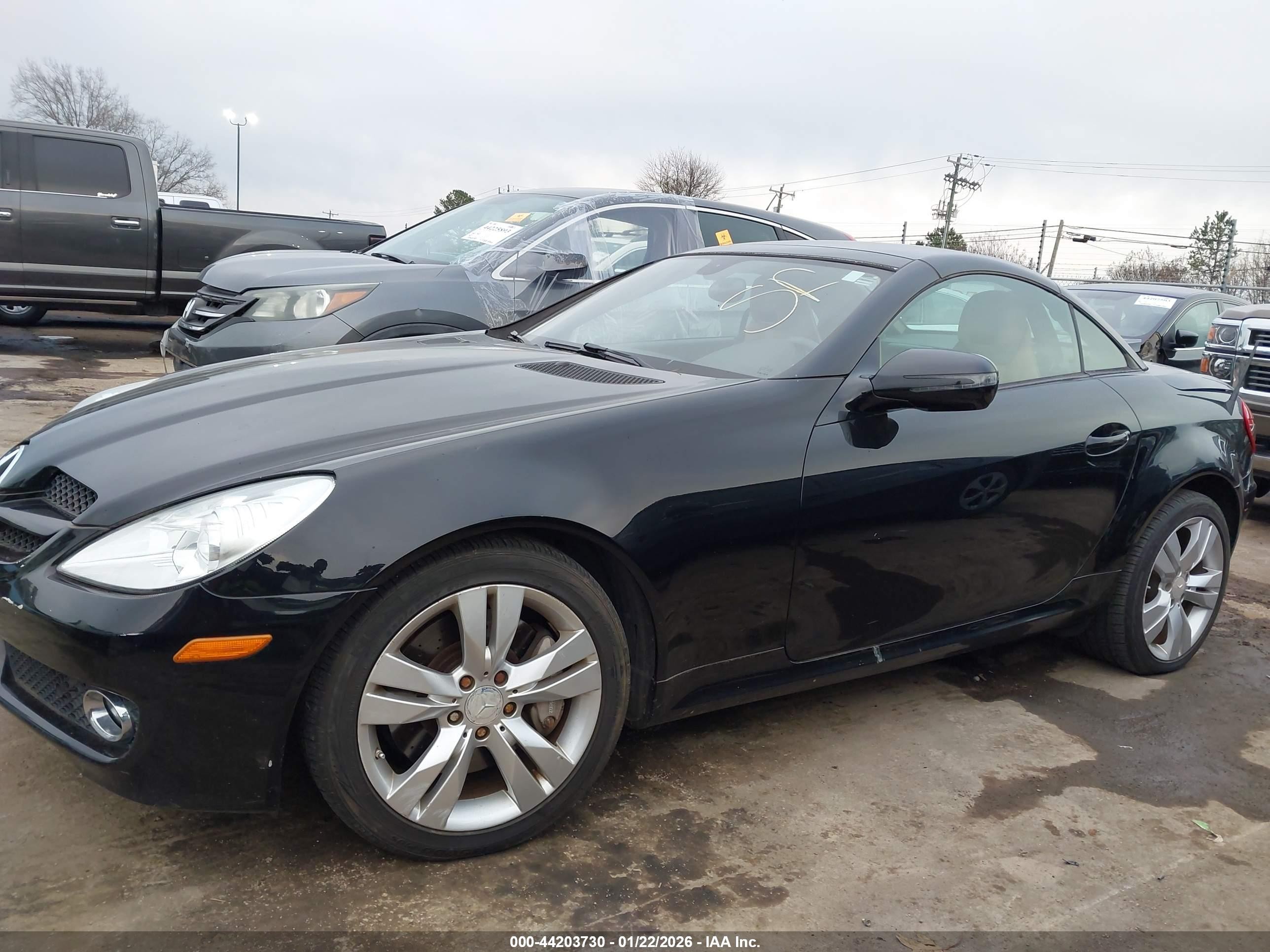 2010 Mercedes-benz Slk 350   Black vin: WDBWK5JA8AF232593