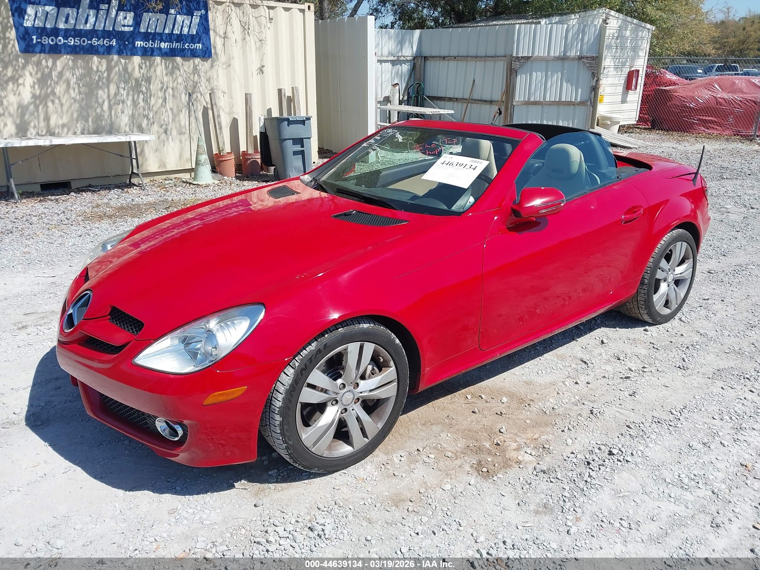 2010 Mercedes-benz Slk 350   Red vin: WDBWK5JA9AF233705