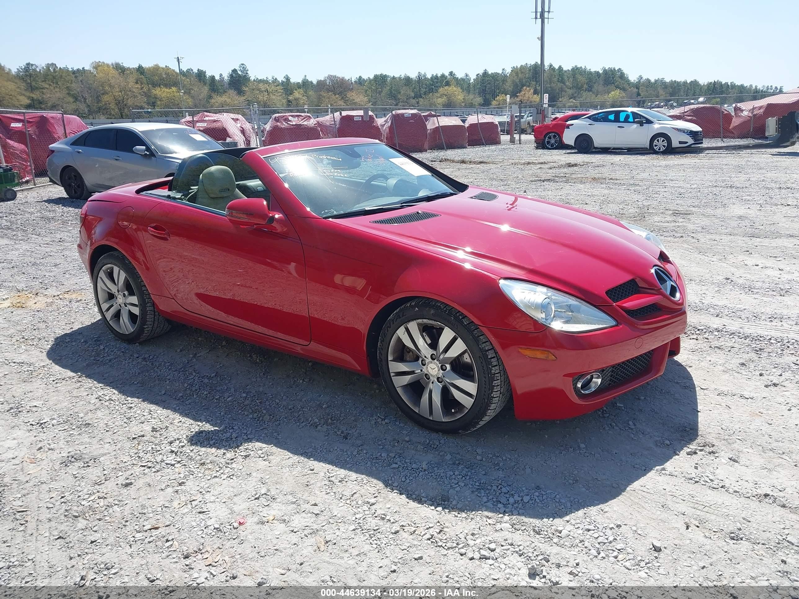 2010 Mercedes-benz Slk 350   Red vin: WDBWK5JA9AF233705