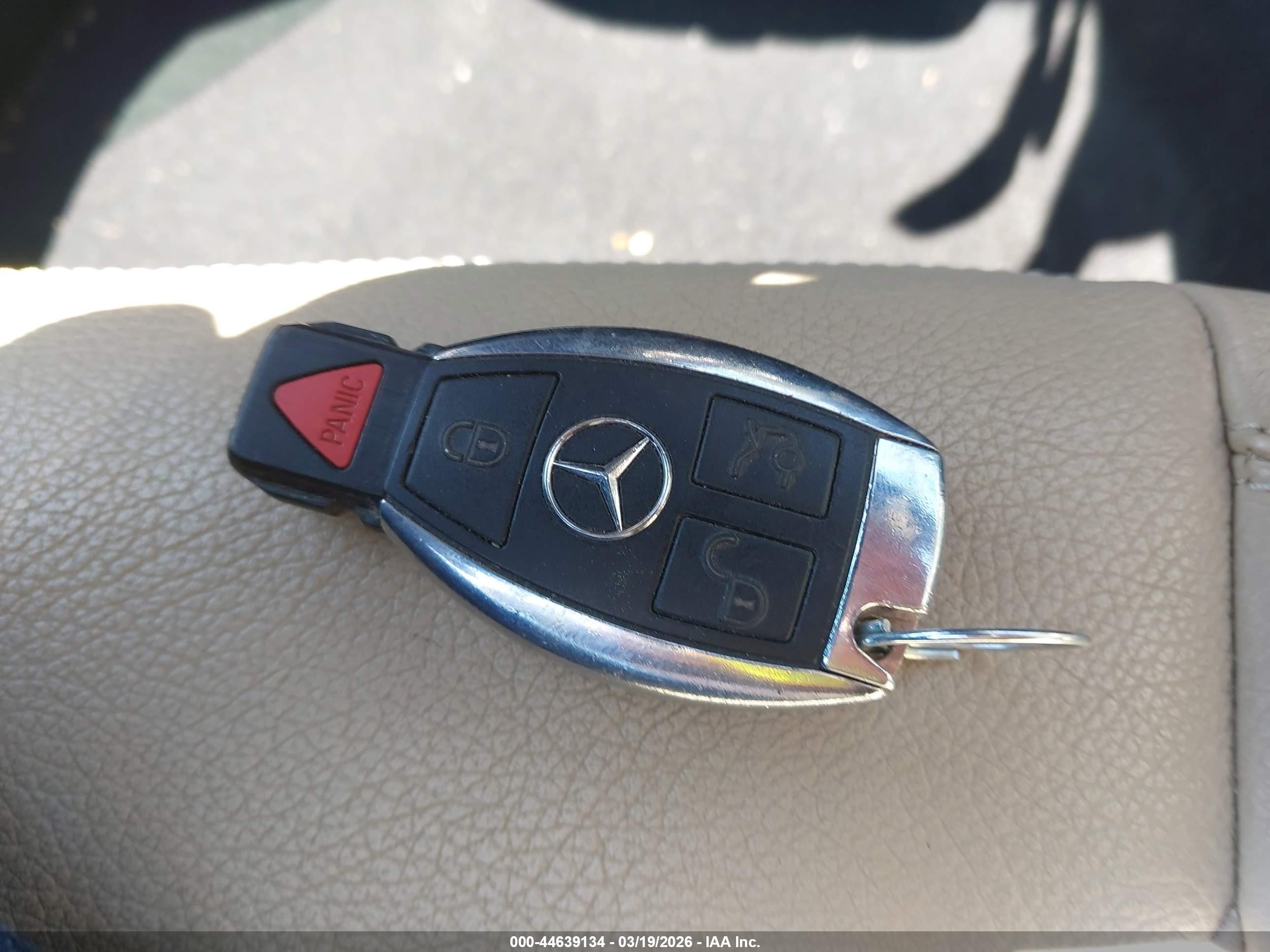 2010 Mercedes-benz Slk 350   Red vin: WDBWK5JA9AF233705