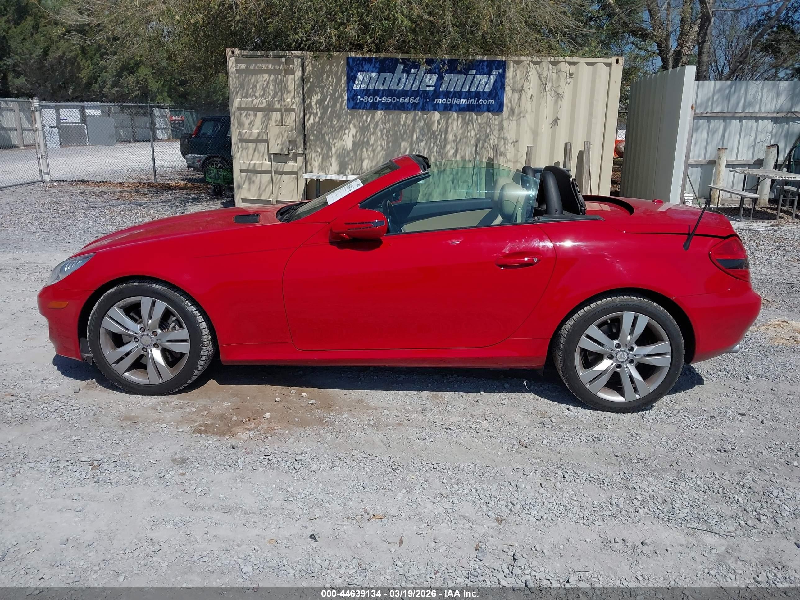 2010 Mercedes-benz Slk 350   Red vin: WDBWK5JA9AF233705