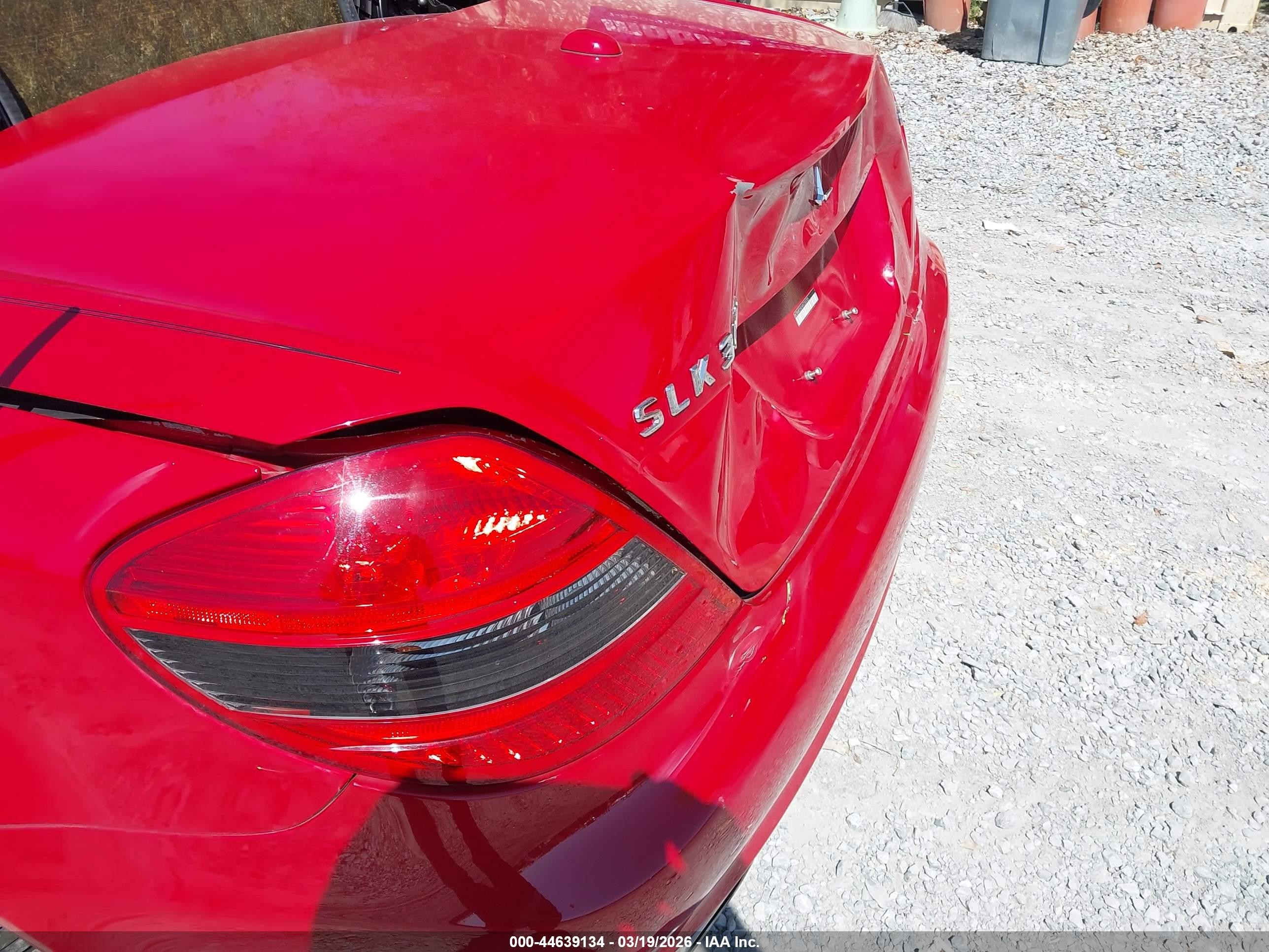 2010 Mercedes-benz Slk 350   Red vin: WDBWK5JA9AF233705