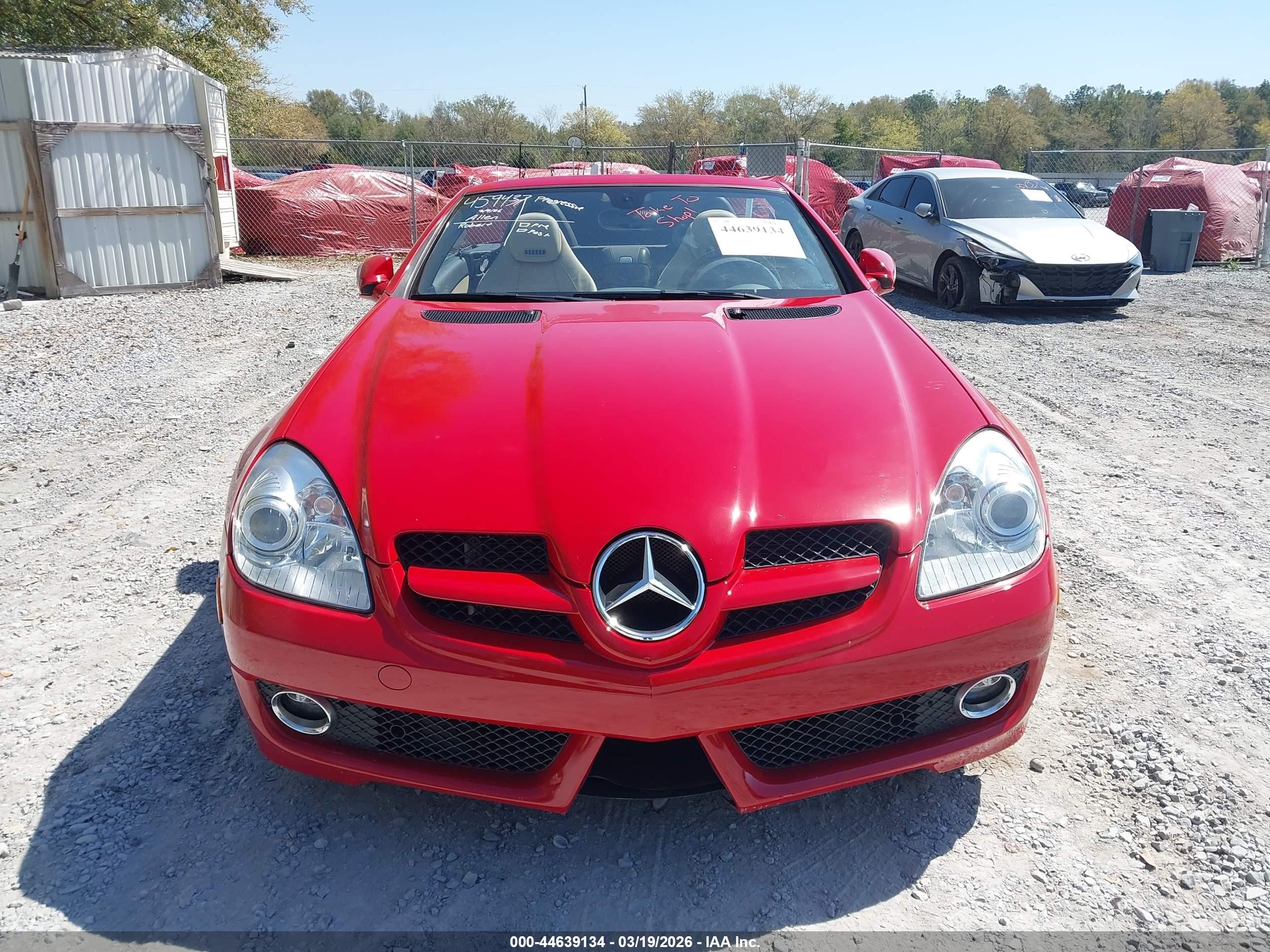 2010 Mercedes-benz Slk 350   Red vin: WDBWK5JA9AF233705