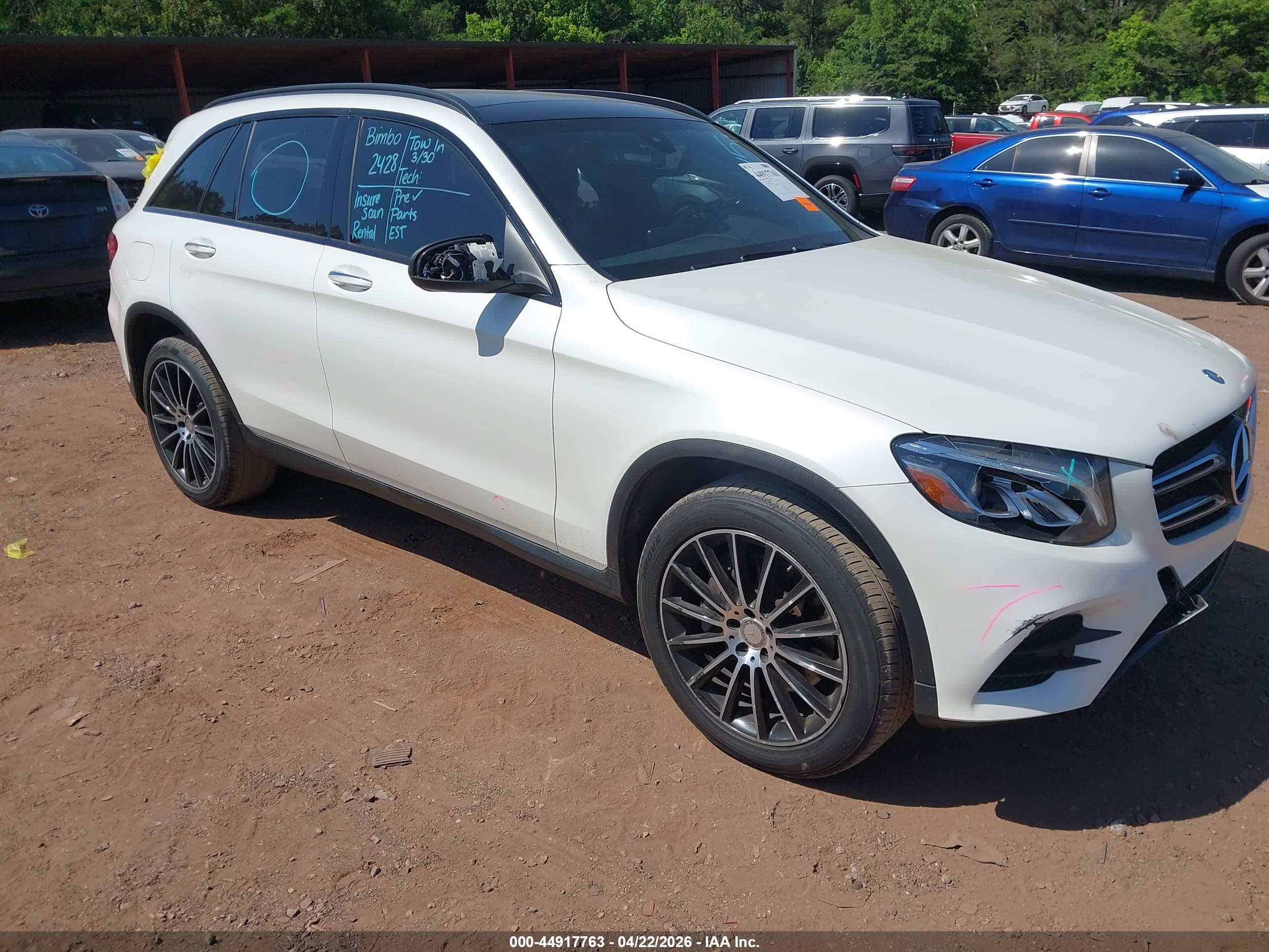 2017 Mercedes-benz Glc 300   White vin: WDC0G4JB1HF134392