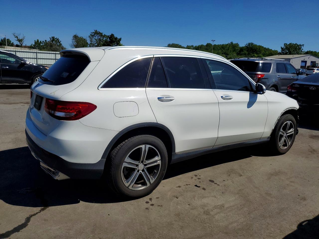 2017 Mercedes-benz Glc 300 Белый vin: WDC0G4JB1HF155128