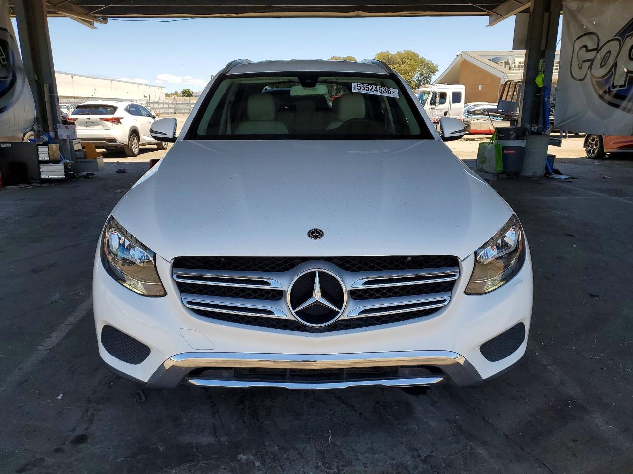 2017 Mercedes-benz Glc 300 White vin: WDC0G4JB1HV011164