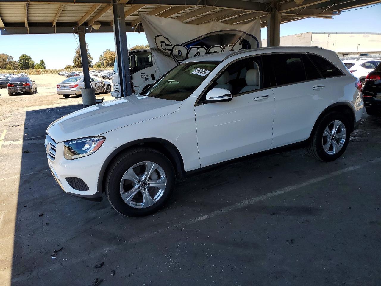 2017 Mercedes-benz Glc 300 White vin: WDC0G4JB1HV011164
