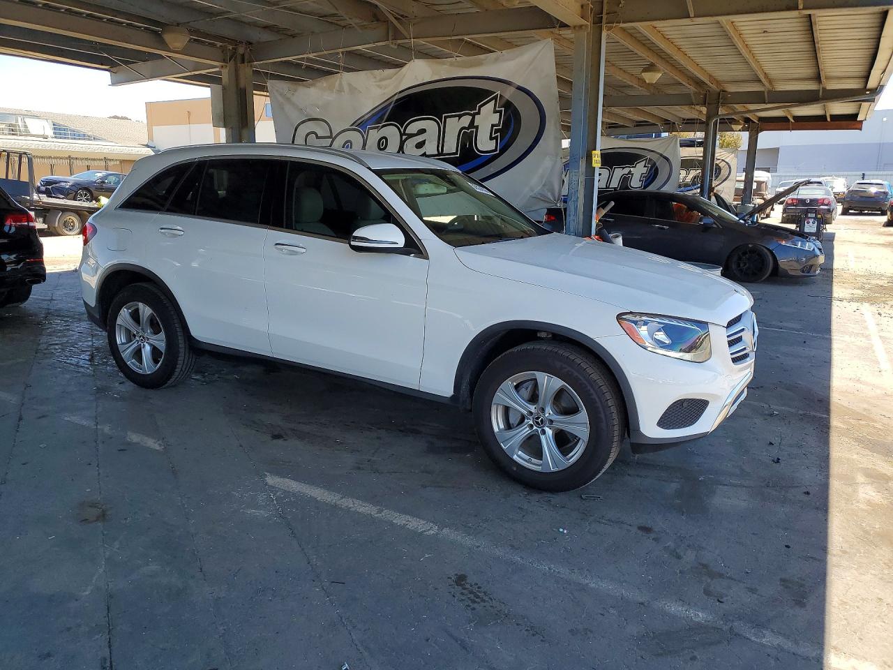 2017 Mercedes-benz Glc 300 White vin: WDC0G4JB1HV011164