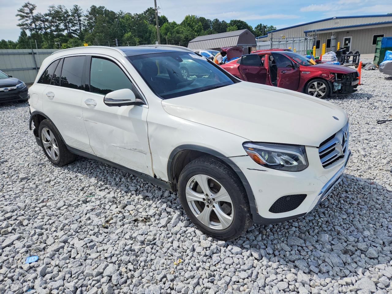 2018 Mercedes-benz Glc 300 White vin: WDC0G4JB1JV081172