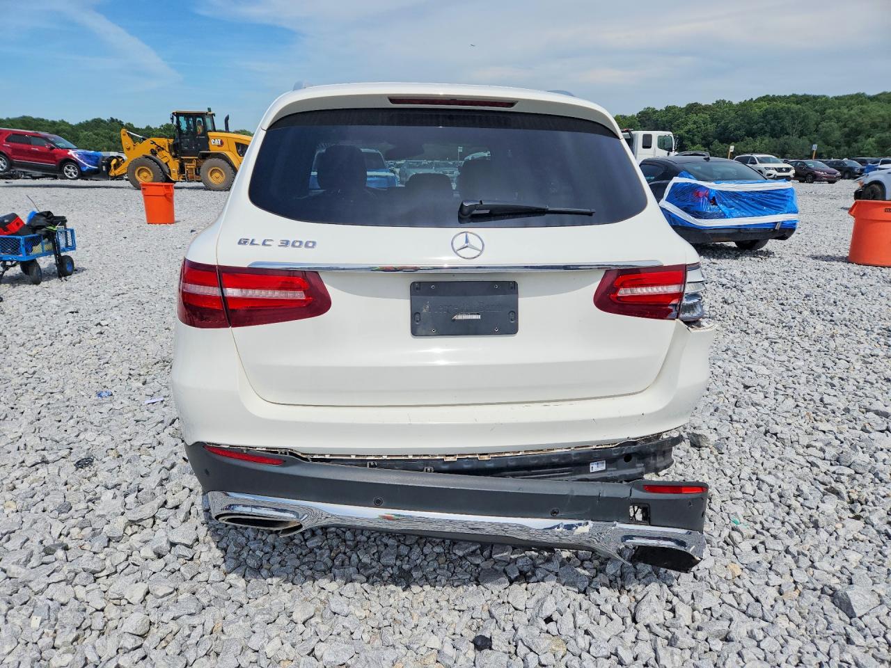 2018 Mercedes-benz Glc 300 White vin: WDC0G4JB1JV081172