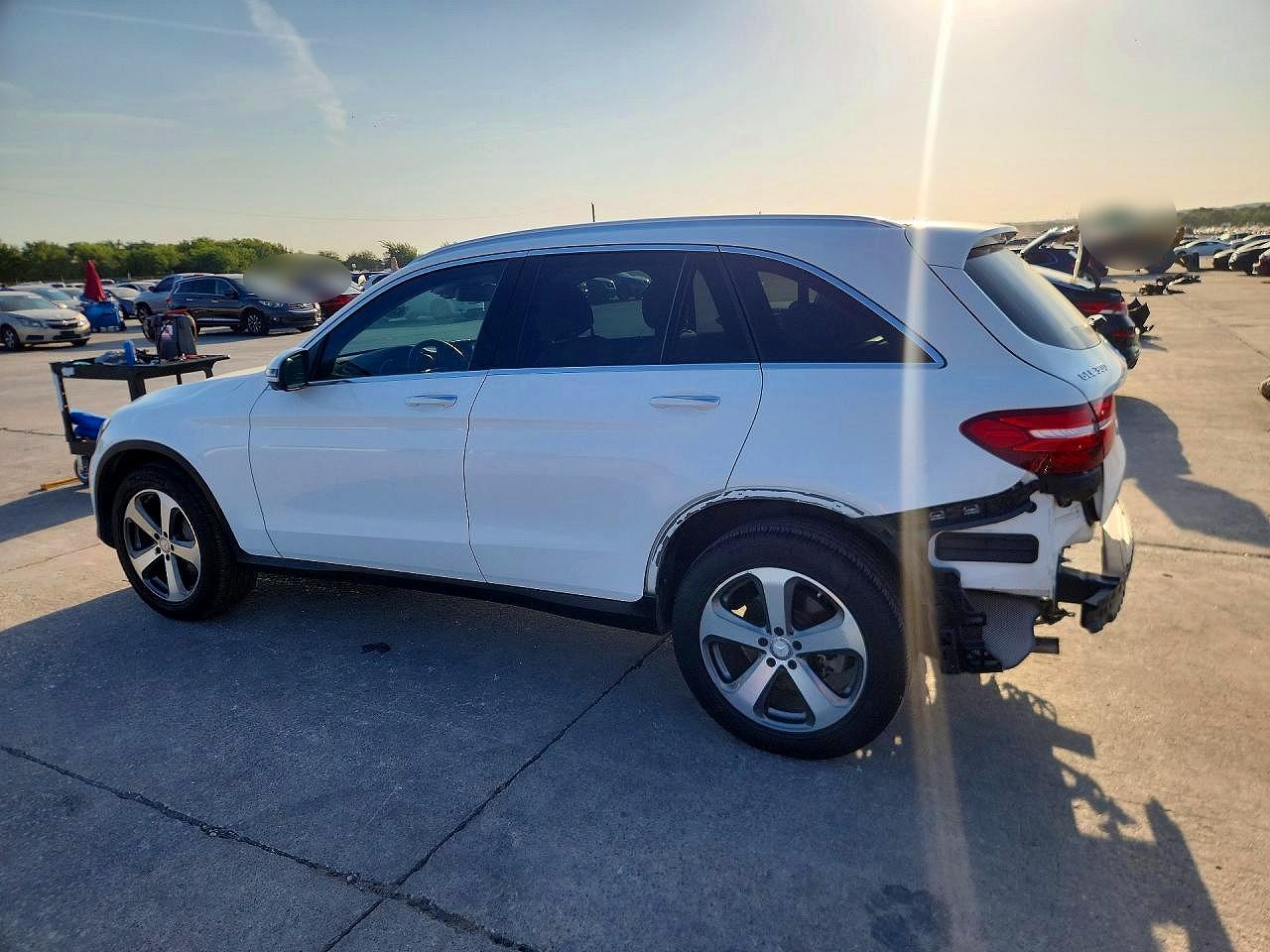 2016 Mercedes-benz Glc 300 Белый vin: WDC0G4JB3GF073738