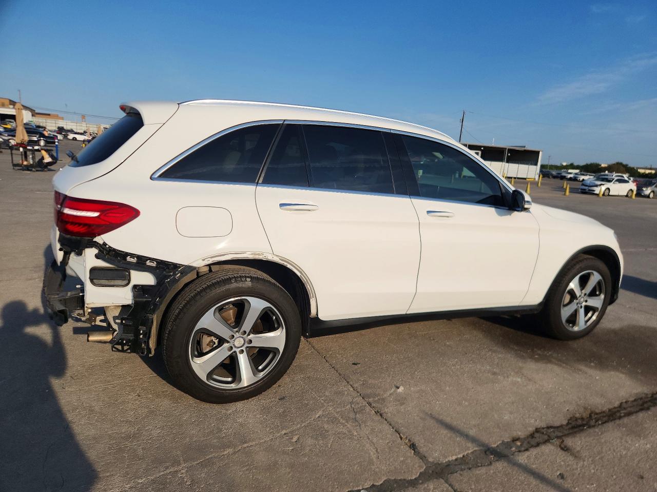 2016 Mercedes-benz Glc 300 Белый vin: WDC0G4JB3GF073738