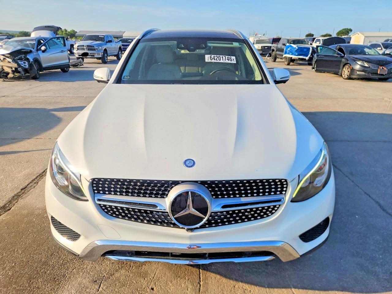 2016 Mercedes-benz Glc 300 Белый vin: WDC0G4JB3GF073738