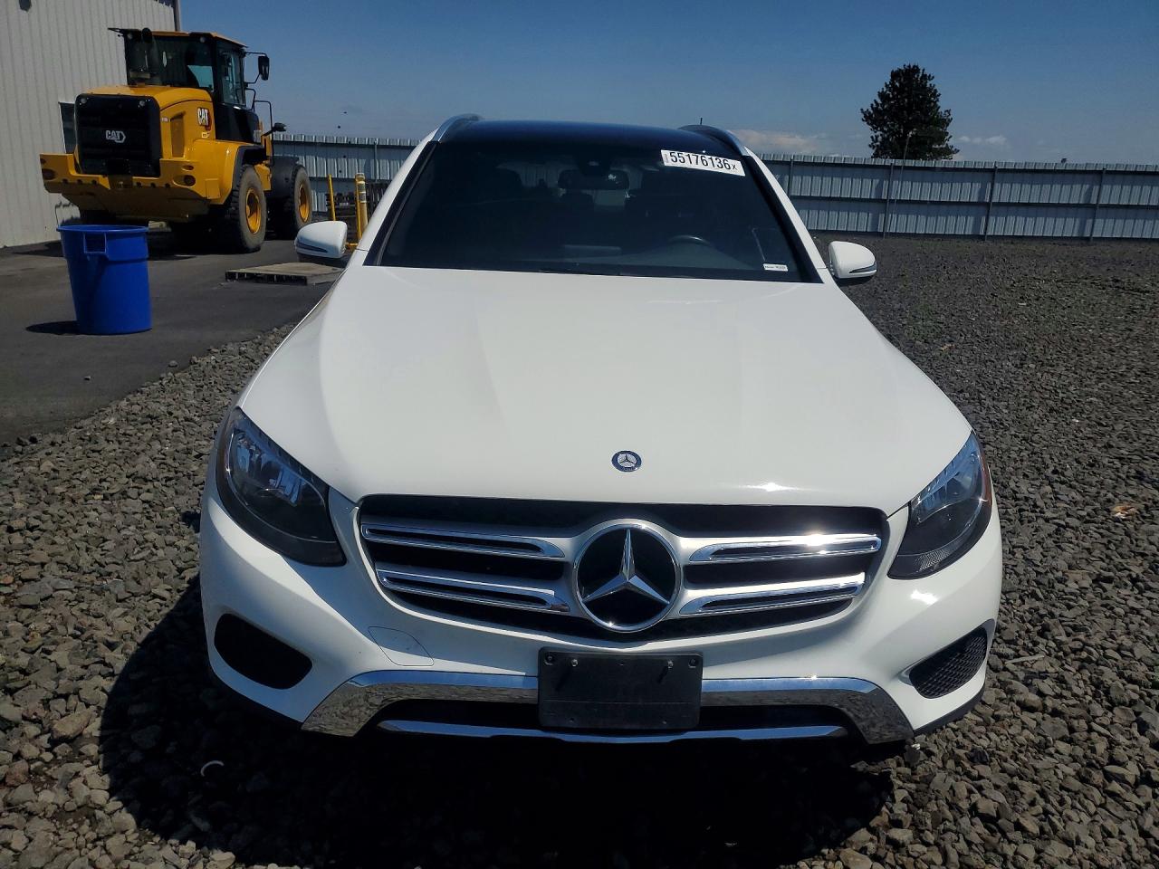 2017 Mercedes-benz Glc 300 White vin: WDC0G4JB3HF193315