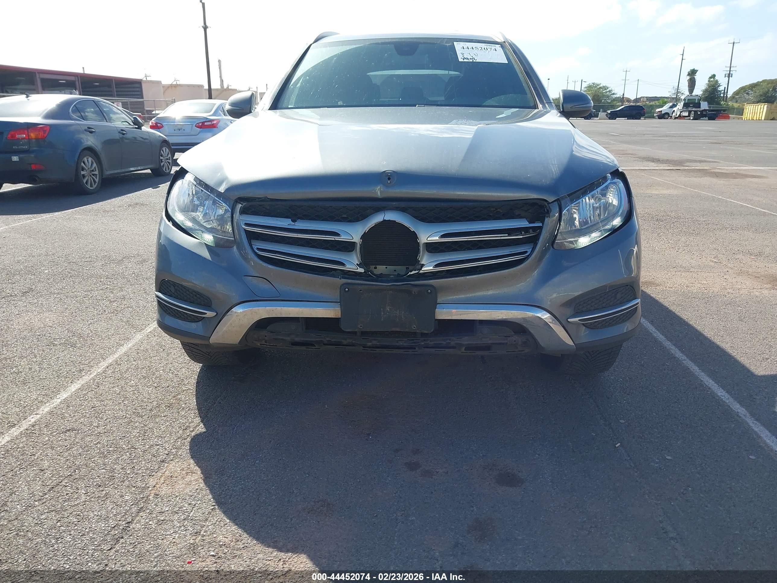 2018 Mercedes-benz Glc 300 Gray vin: WDC0G4JB3JV028621