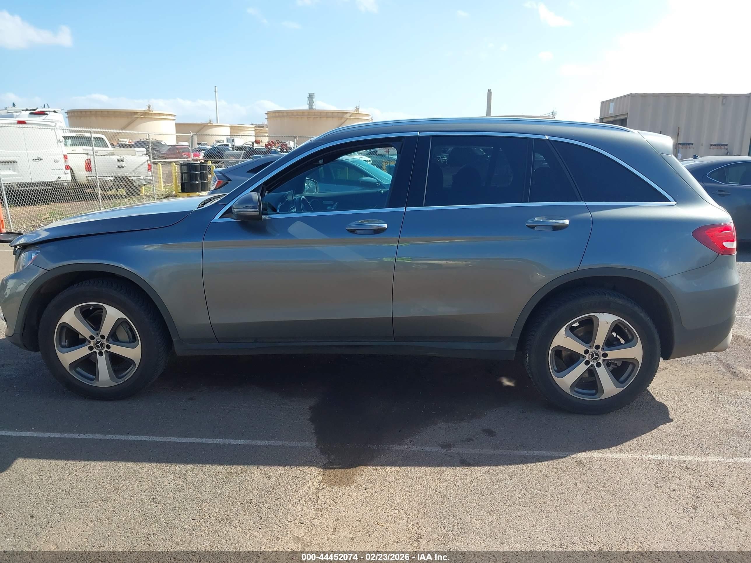 2018 Mercedes-benz Glc 300 Gray vin: WDC0G4JB3JV028621