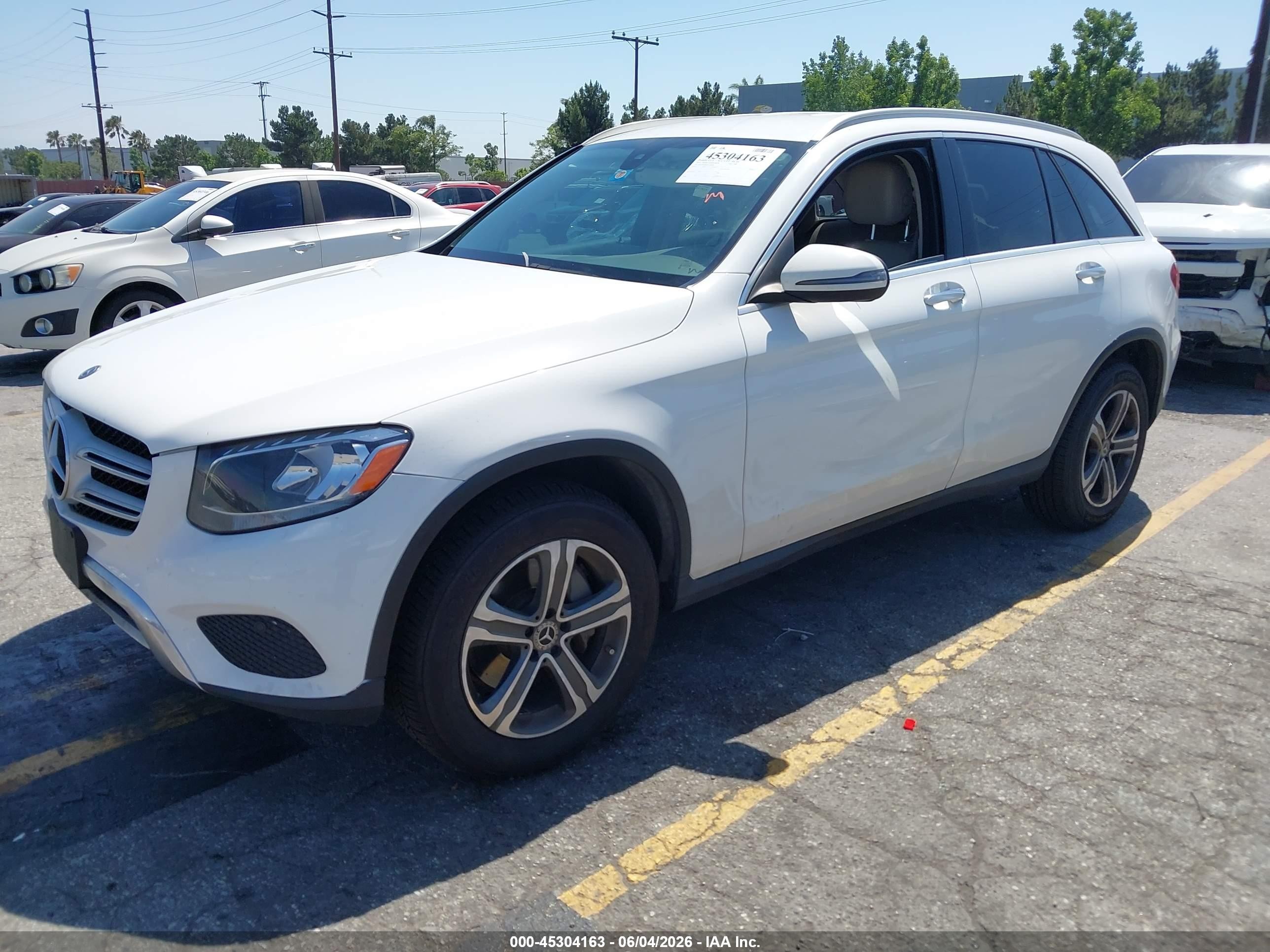 2019 Mercedes-benz Glc 300   White vin: WDC0G4JB3KV184093