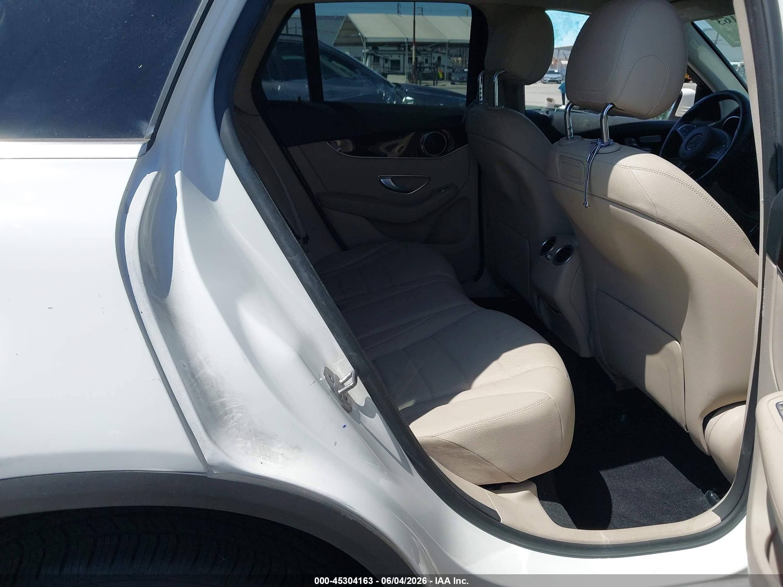 2019 Mercedes-benz Glc 300   White vin: WDC0G4JB3KV184093