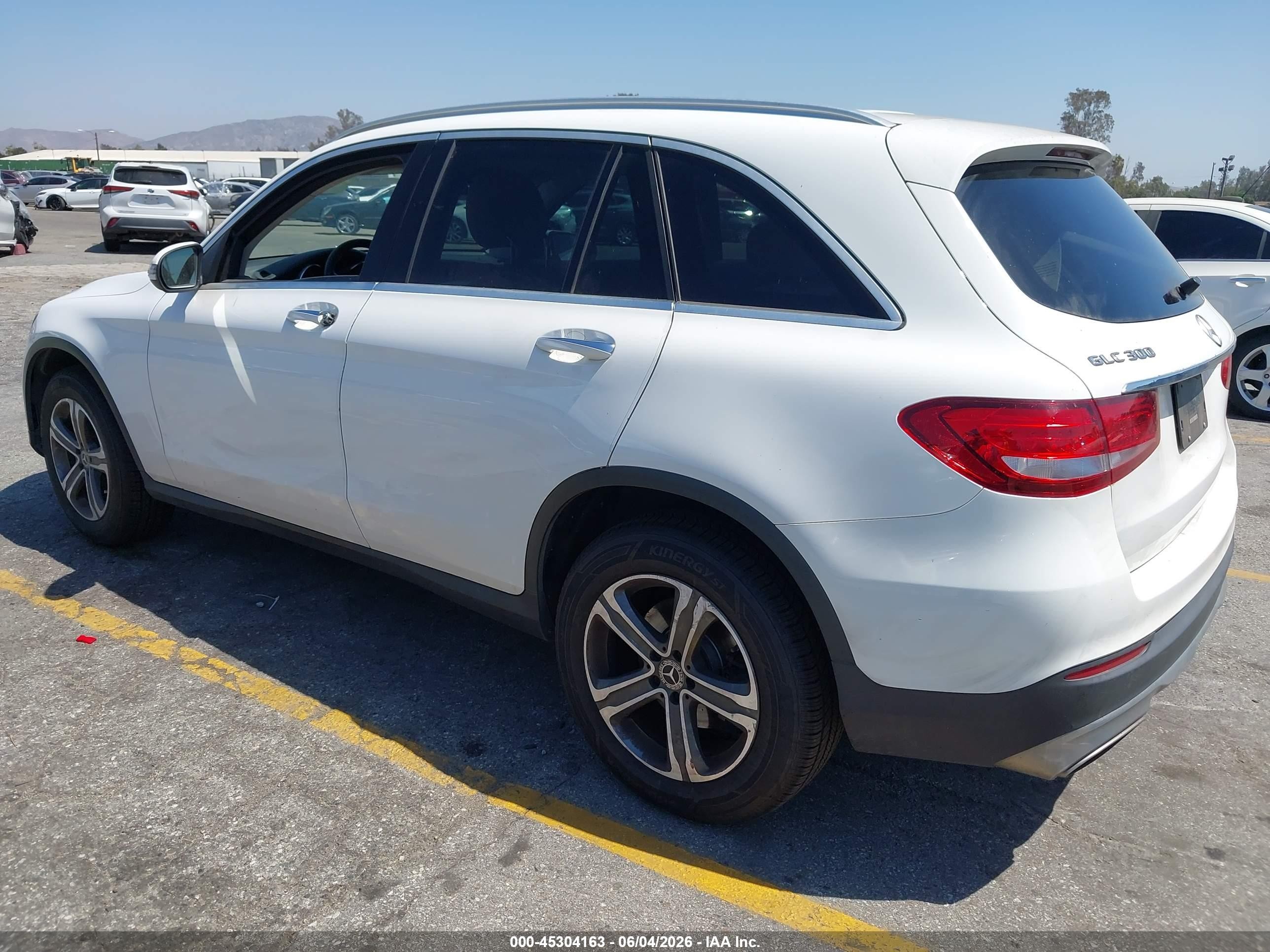2019 Mercedes-benz Glc 300   White vin: WDC0G4JB3KV184093