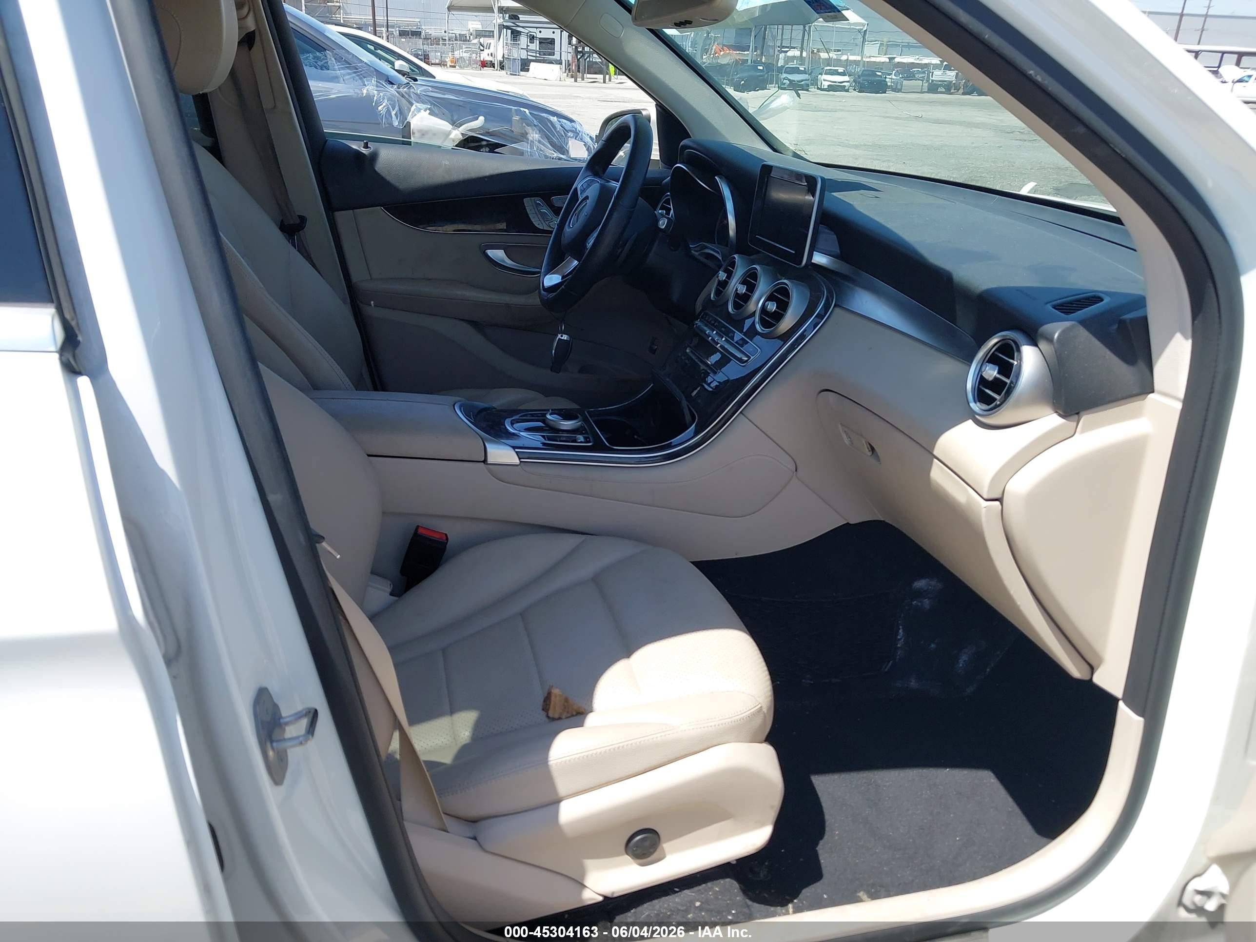 2019 Mercedes-benz Glc 300   White vin: WDC0G4JB3KV184093
