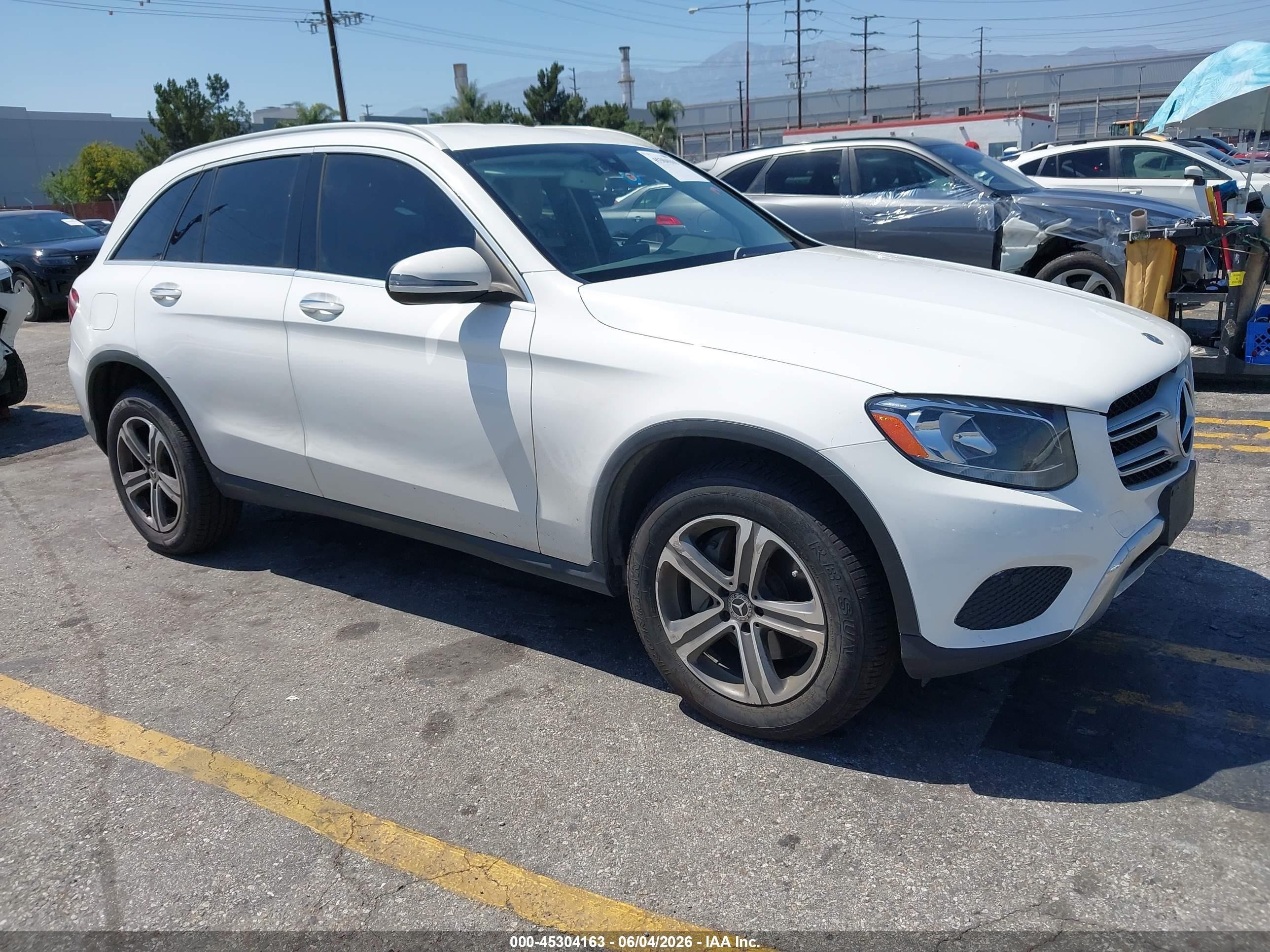 2019 Mercedes-benz Glc 300   White vin: WDC0G4JB3KV184093