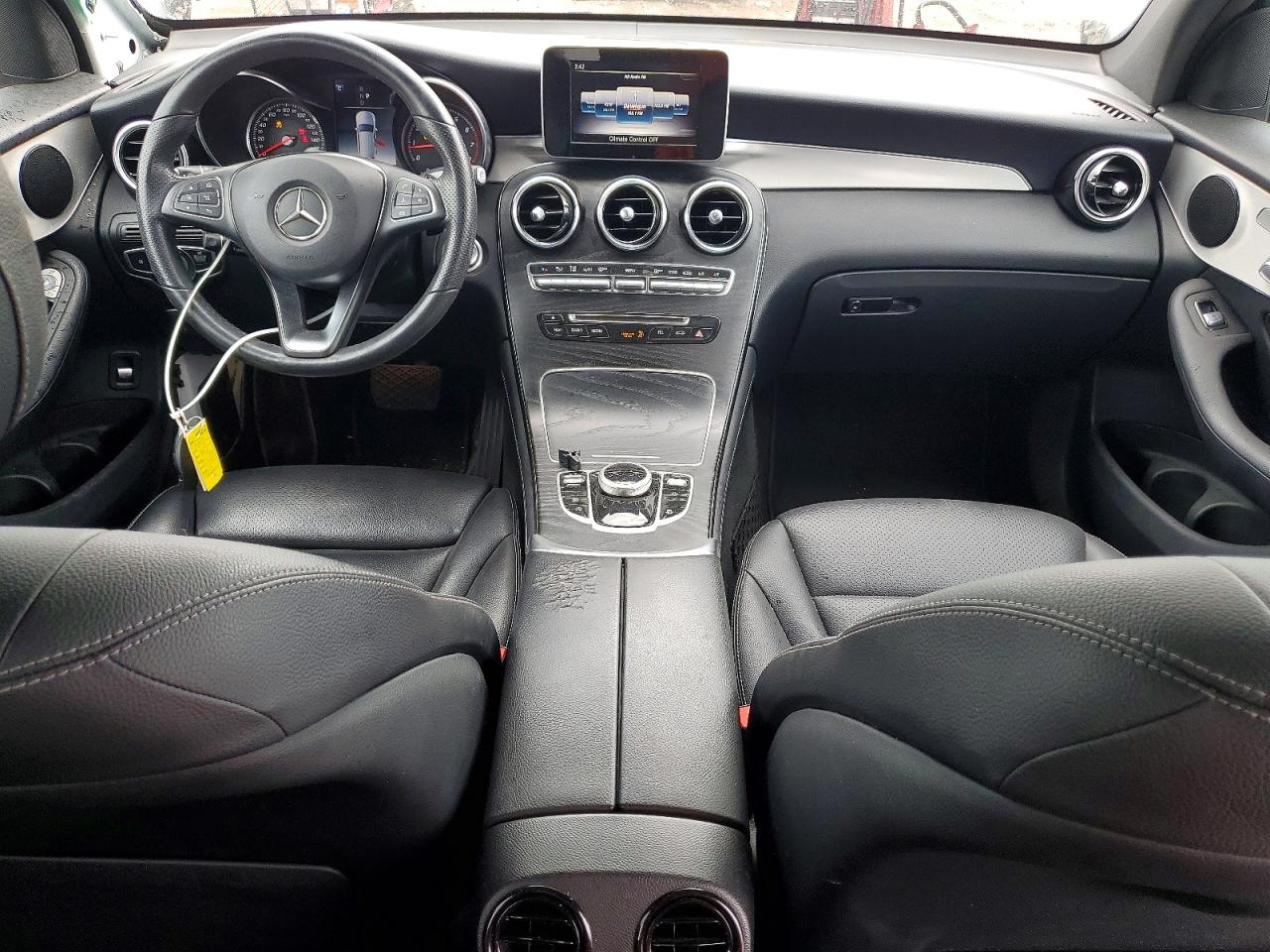2019 Mercedes-benz Glc 300 White vin: WDC0G4JB4KF605295