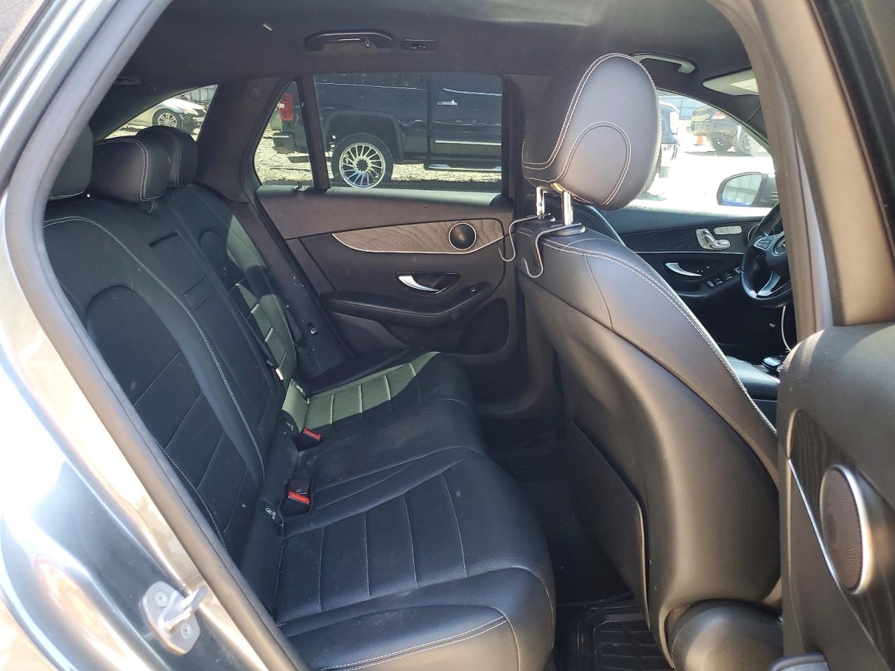 2017 Mercedes-benz Glc 300 Gray vin: WDC0G4JB5HF129356