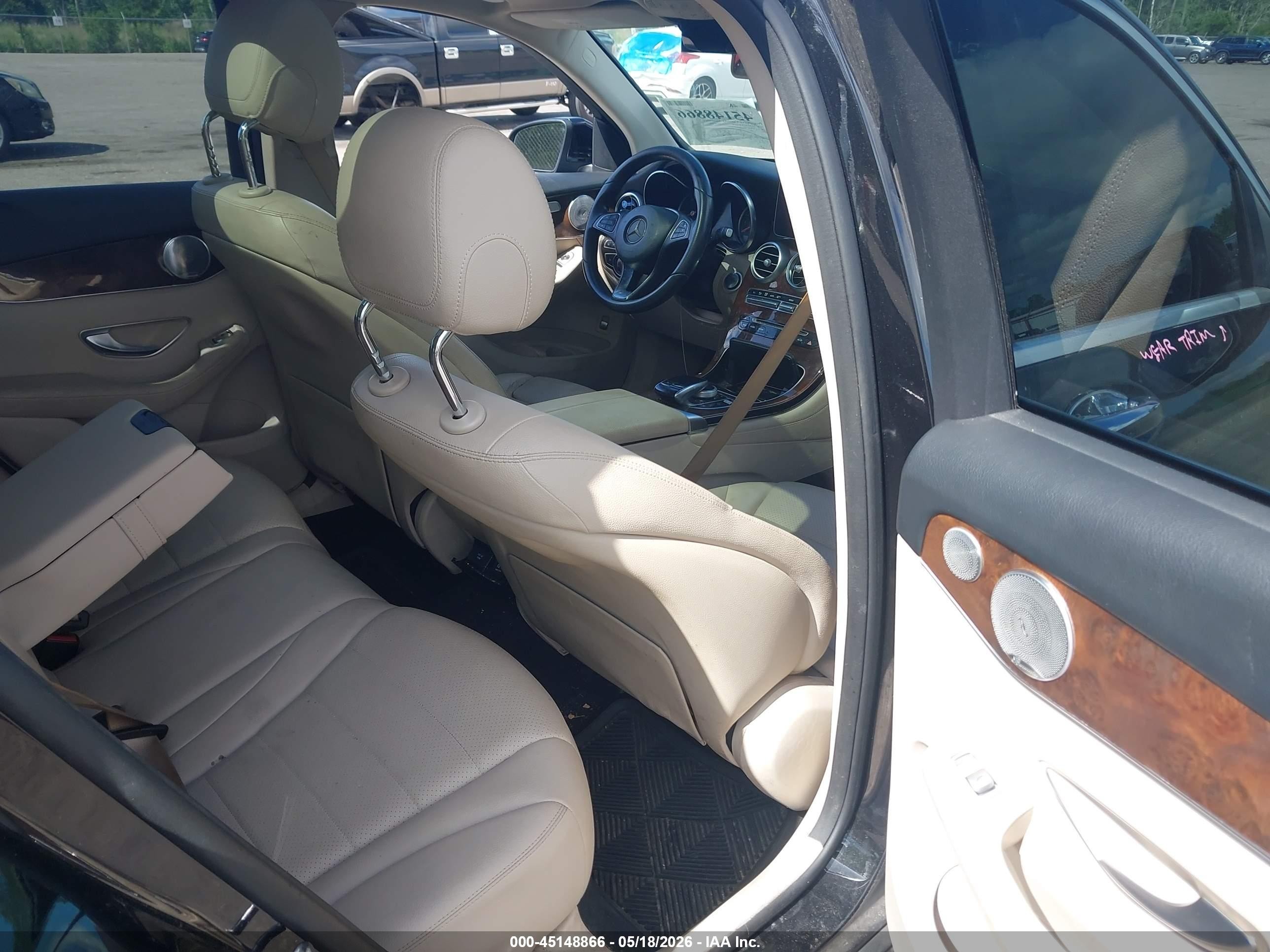 2018 Mercedes-benz Glc 300   Black vin: WDC0G4JB5JF364054