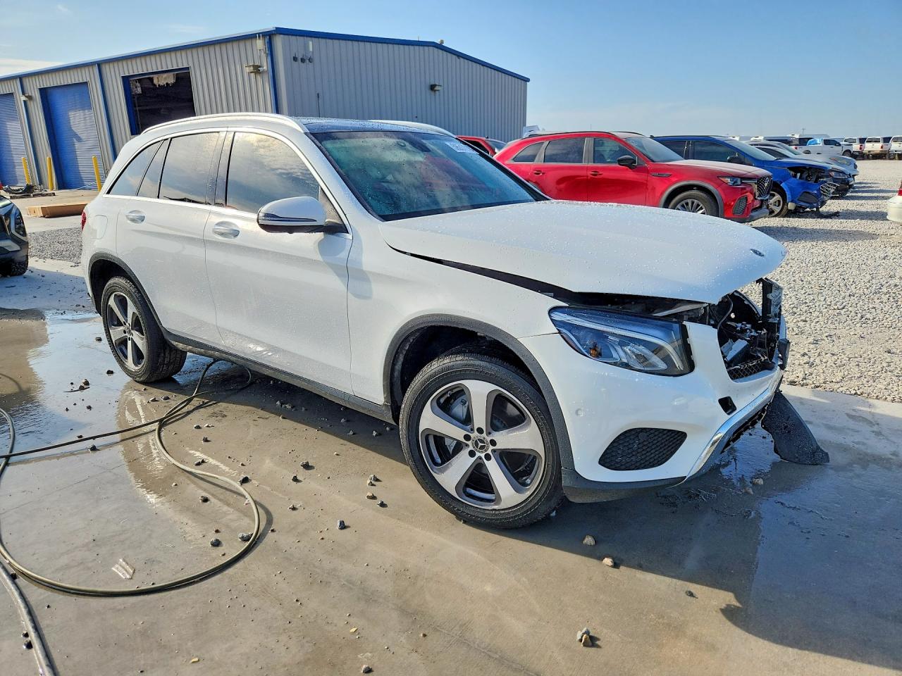 2018 Mercedes-benz Glc 300 White vin: WDC0G4JB5JV079120