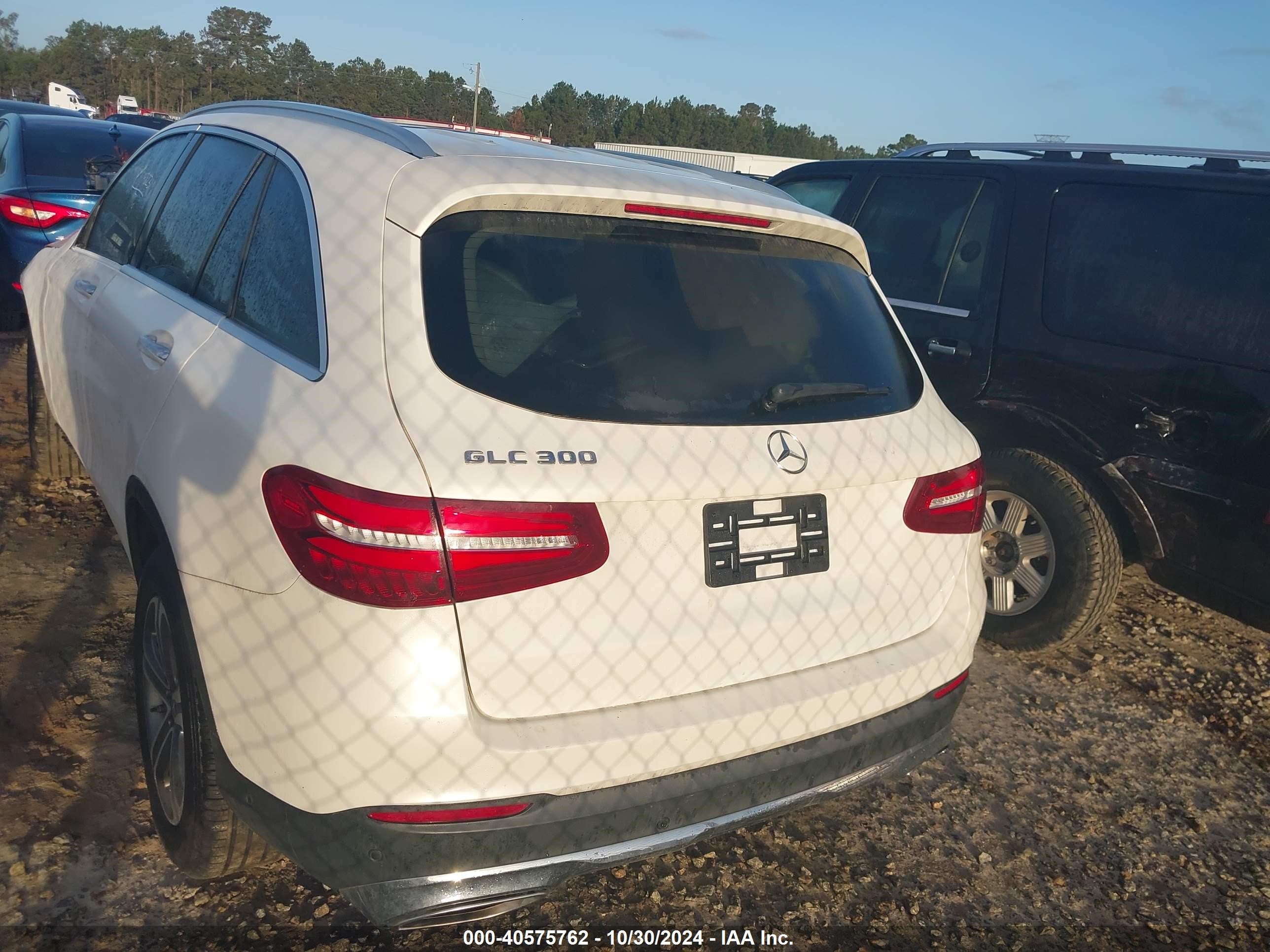 2019 Mercedes-benz Glc 300   White vin: WDC0G4JB5KF624969