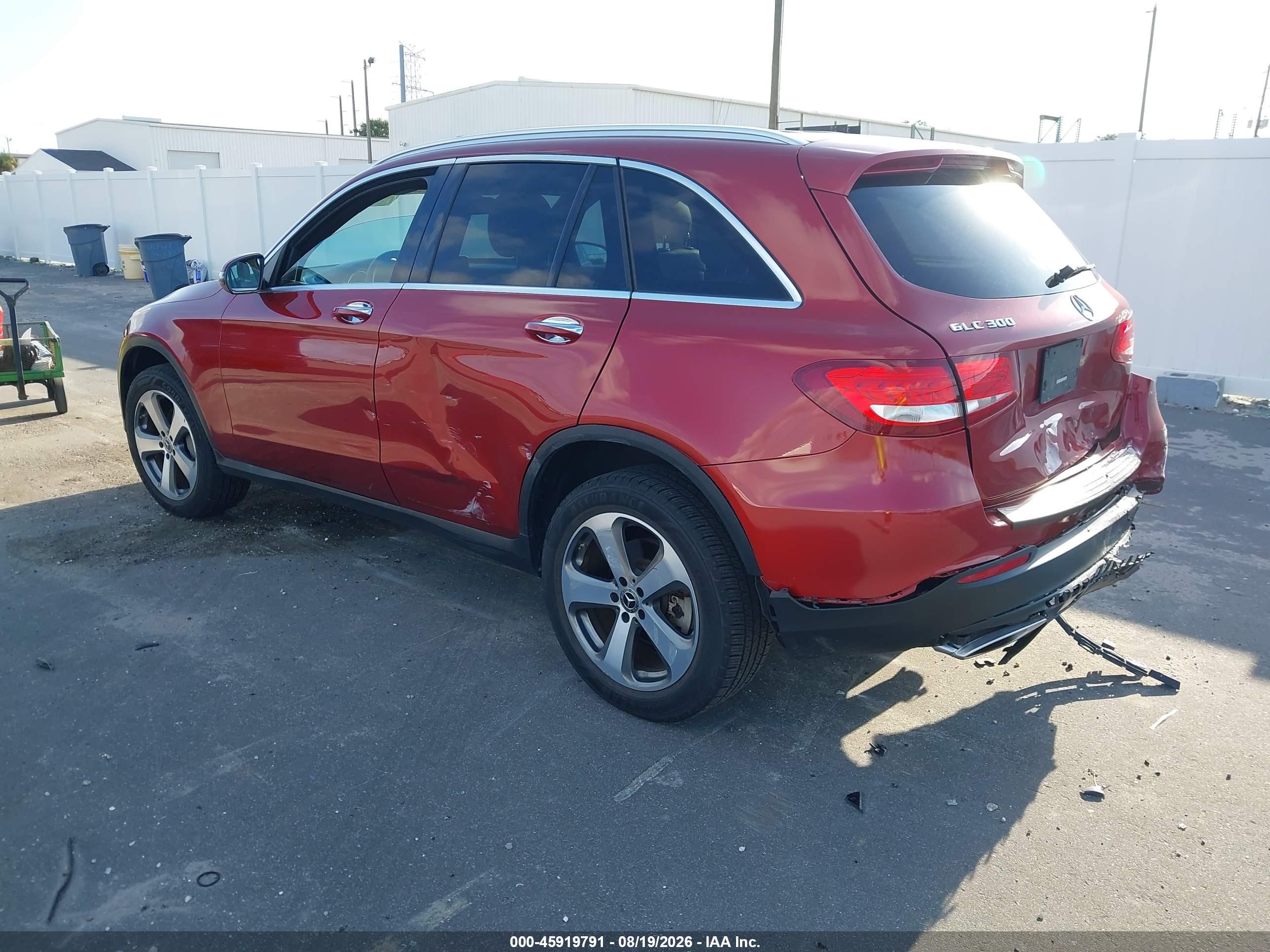 2018 Mercedes-benz Glc 300   Красный vin: WDC0G4JB6JV018746
