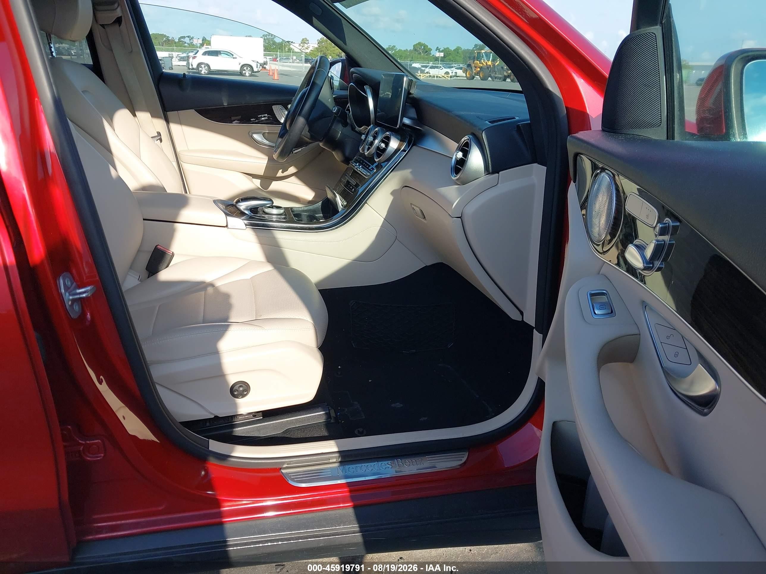 2018 Mercedes-benz Glc 300   Красный vin: WDC0G4JB6JV018746