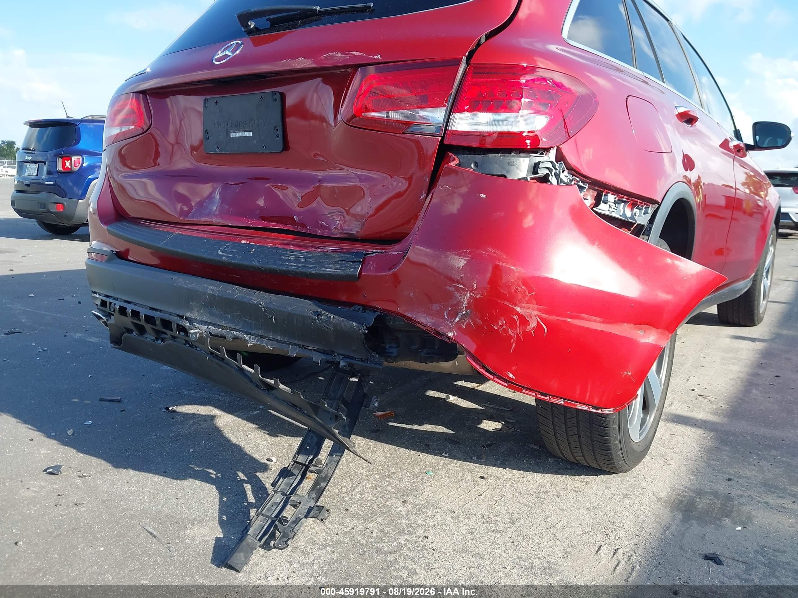 2018 Mercedes-benz Glc 300   Красный vin: WDC0G4JB6JV018746