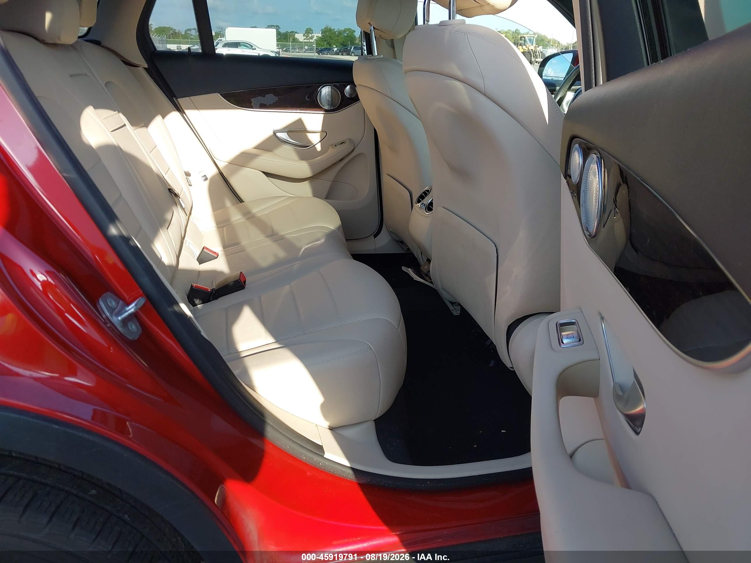 2018 Mercedes-benz Glc 300   Красный vin: WDC0G4JB6JV018746