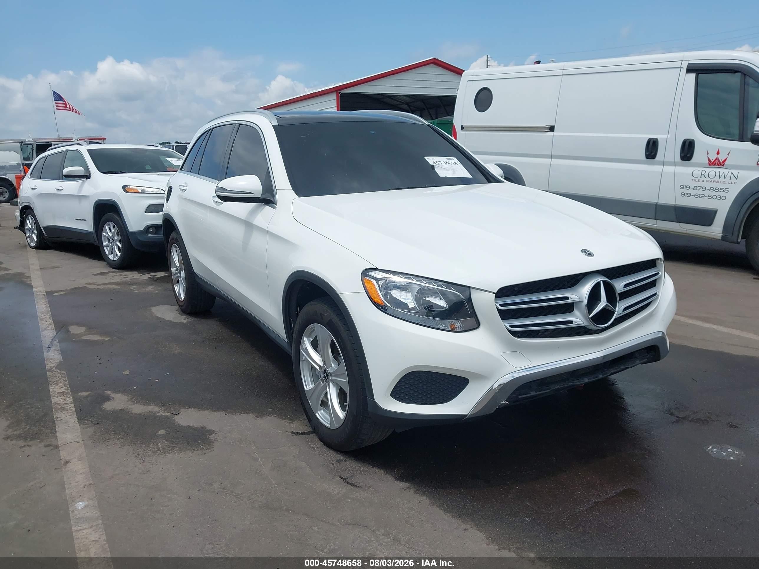2018 Mercedes-benz Glc 300 White vin: WDC0G4JB7JV079474