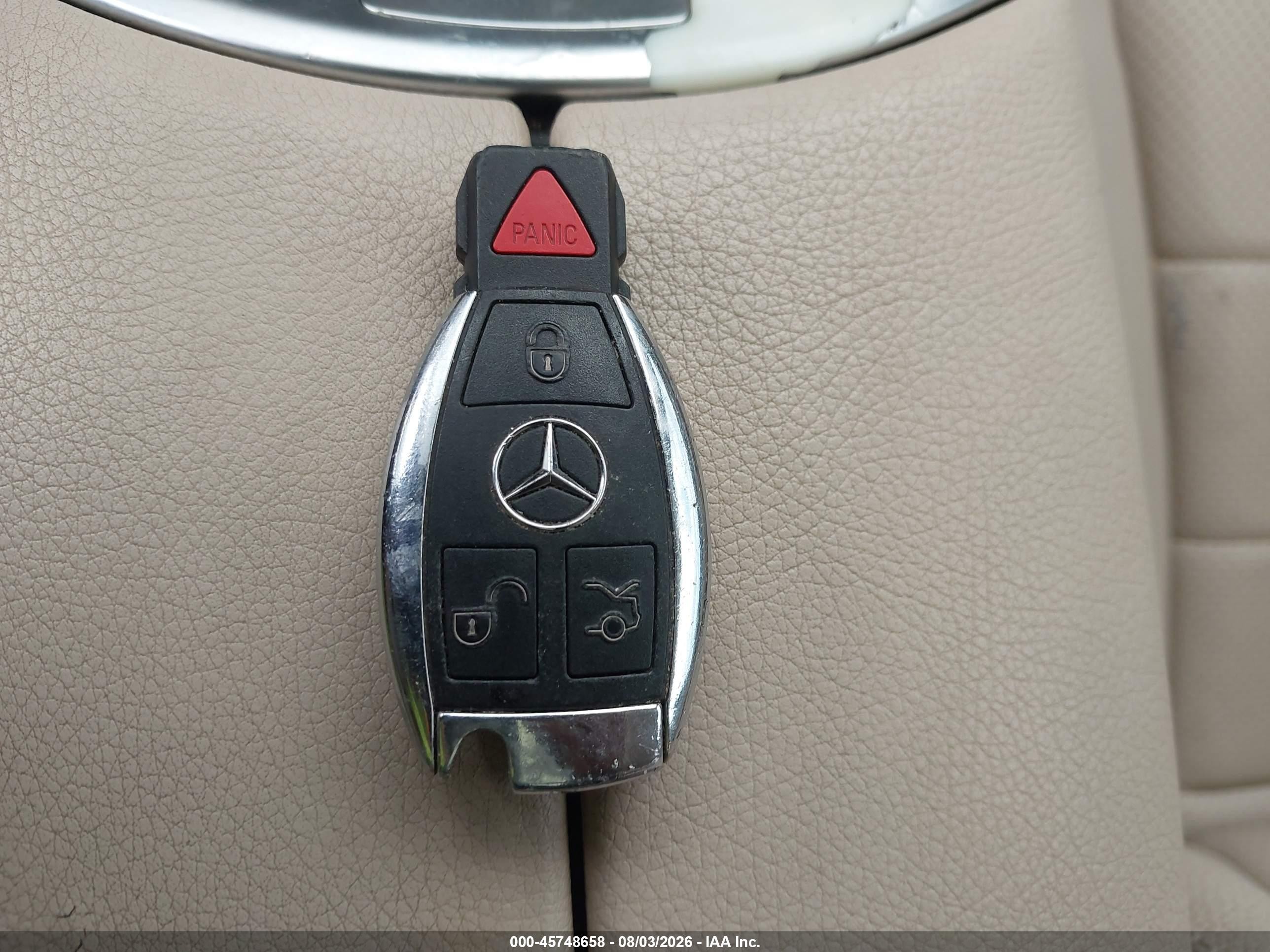 2018 Mercedes-benz Glc 300 White vin: WDC0G4JB7JV079474