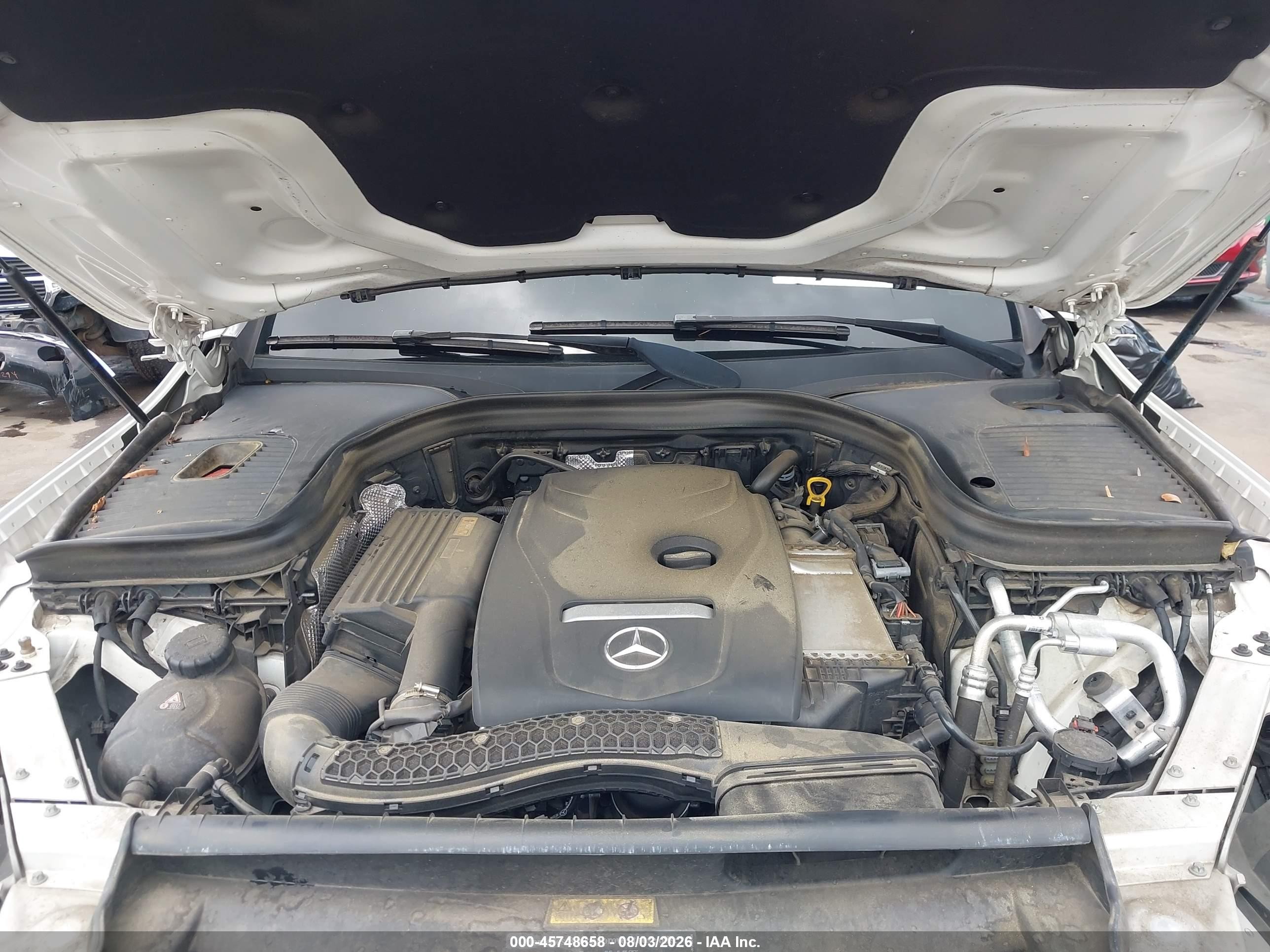 2018 Mercedes-benz Glc 300 White vin: WDC0G4JB7JV079474