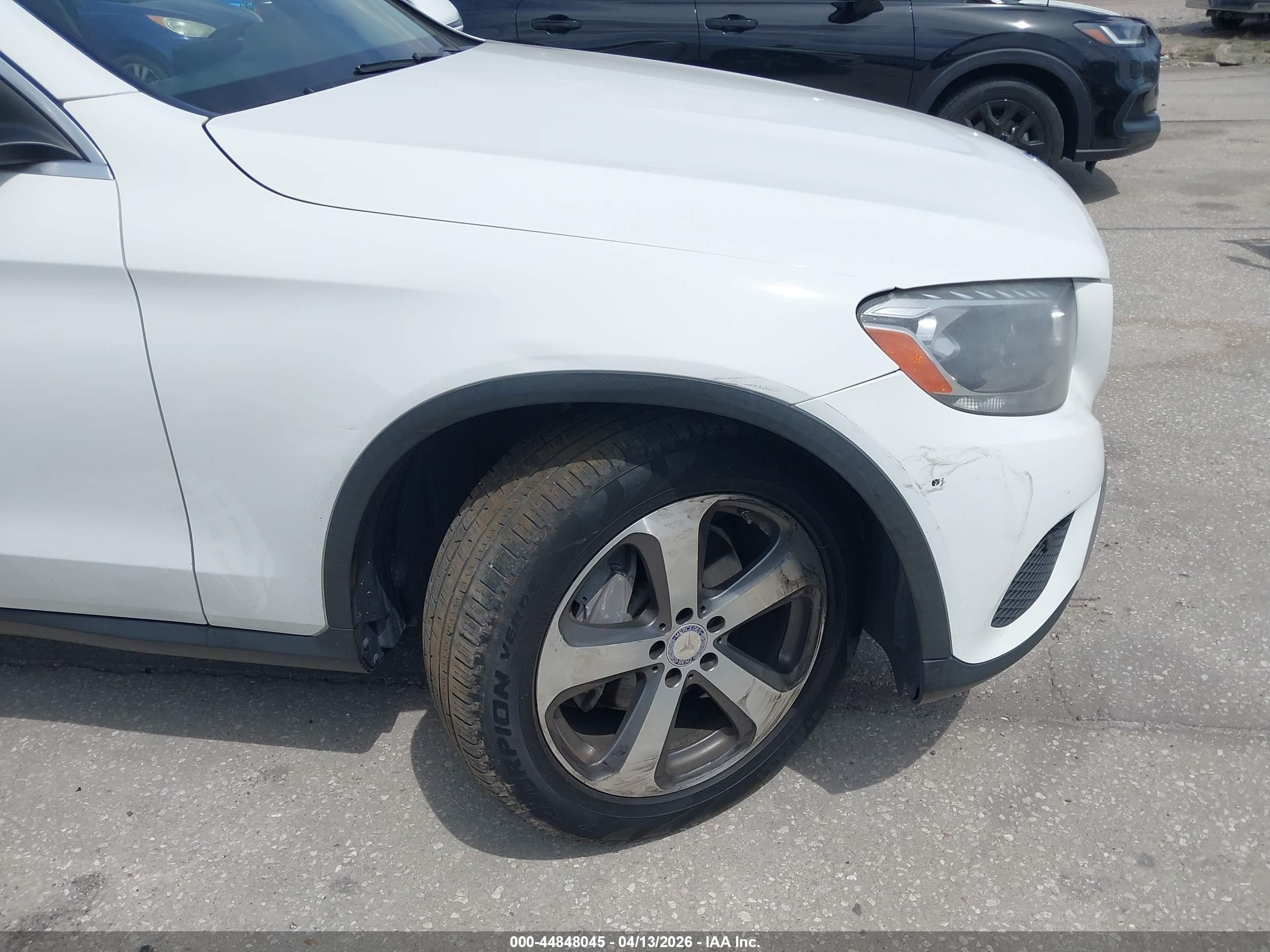 2017 Mercedes-benz Glc 300 White vin: WDC0G4JB8HF166563