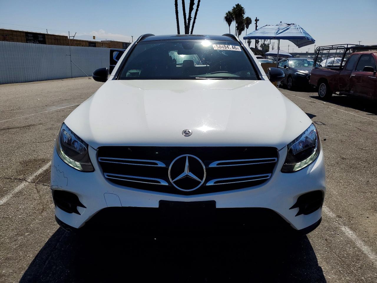 2018 Mercedes-benz Glc 300 White vin: WDC0G4JB8JF361052