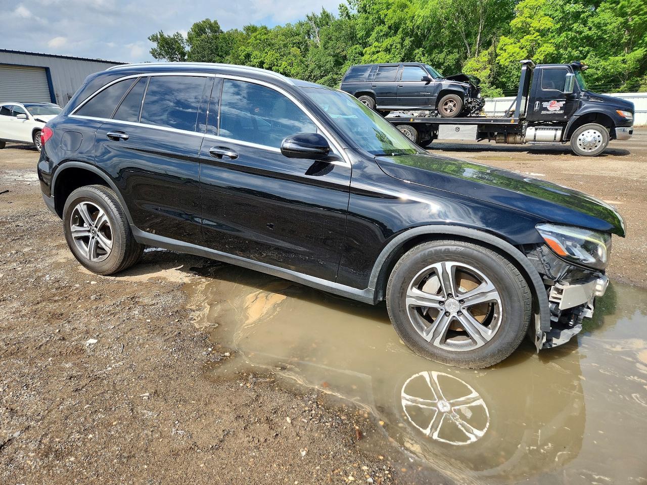 2019 Mercedes-benz Glc 300 Black vin: WDC0G4JB8KV139876
