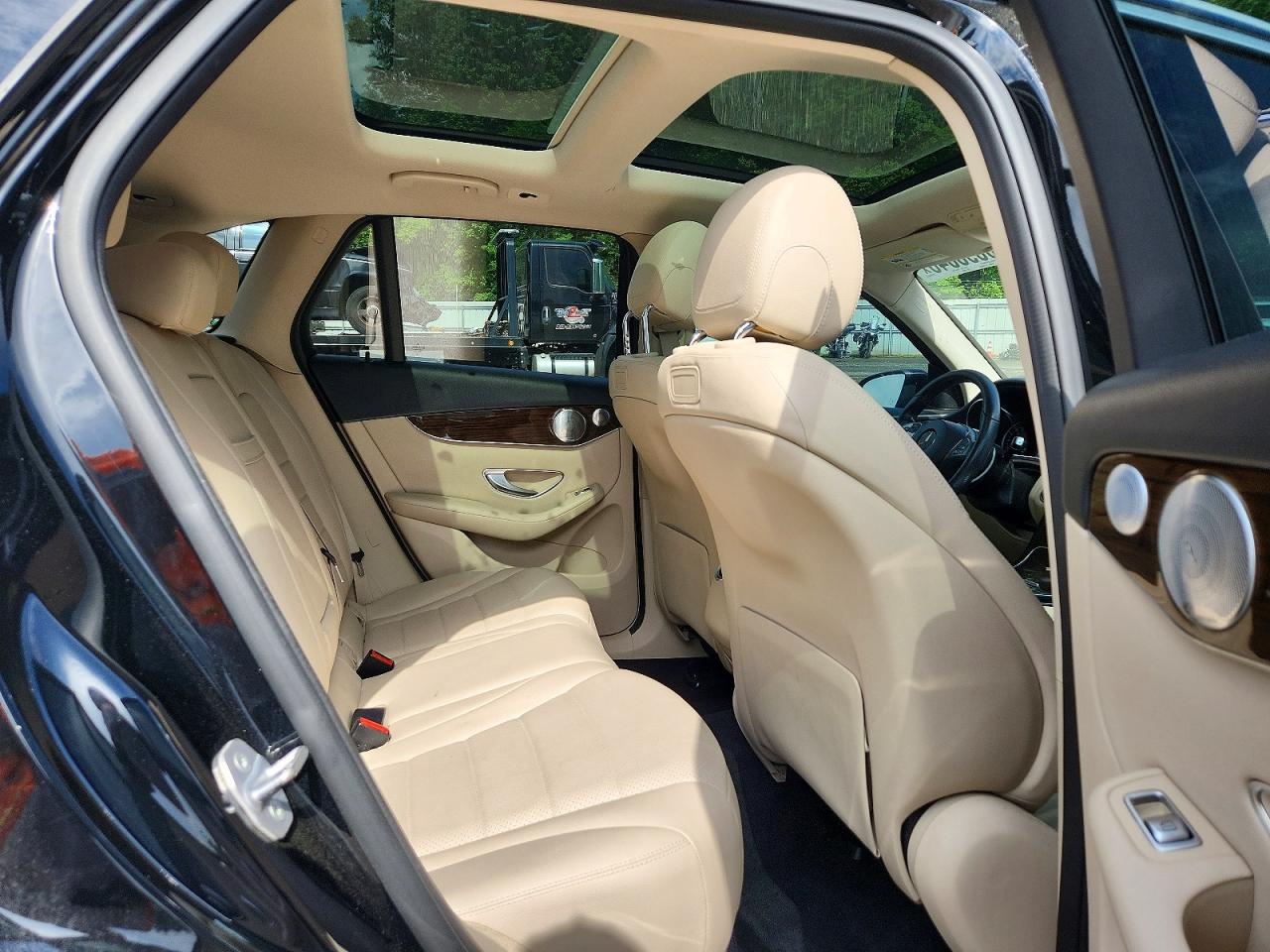 2019 Mercedes-benz Glc 300 Black vin: WDC0G4JB8KV139876
