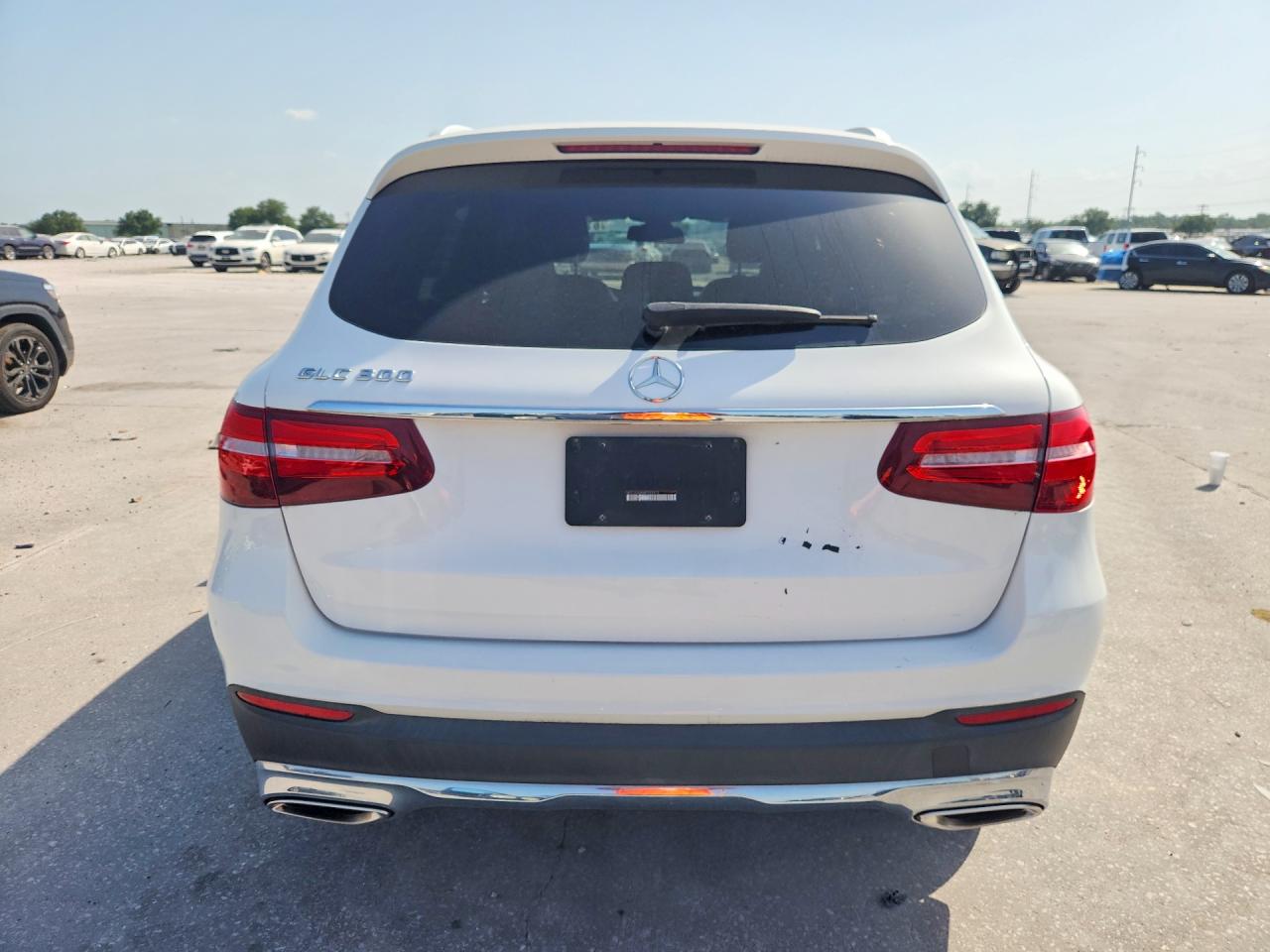2019 Mercedes-benz Glc 300 White vin: WDC0G4JB9KF592415