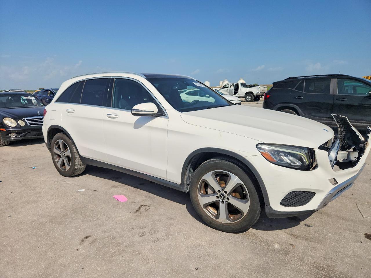 2019 Mercedes-benz Glc 300 White vin: WDC0G4JB9KF592415