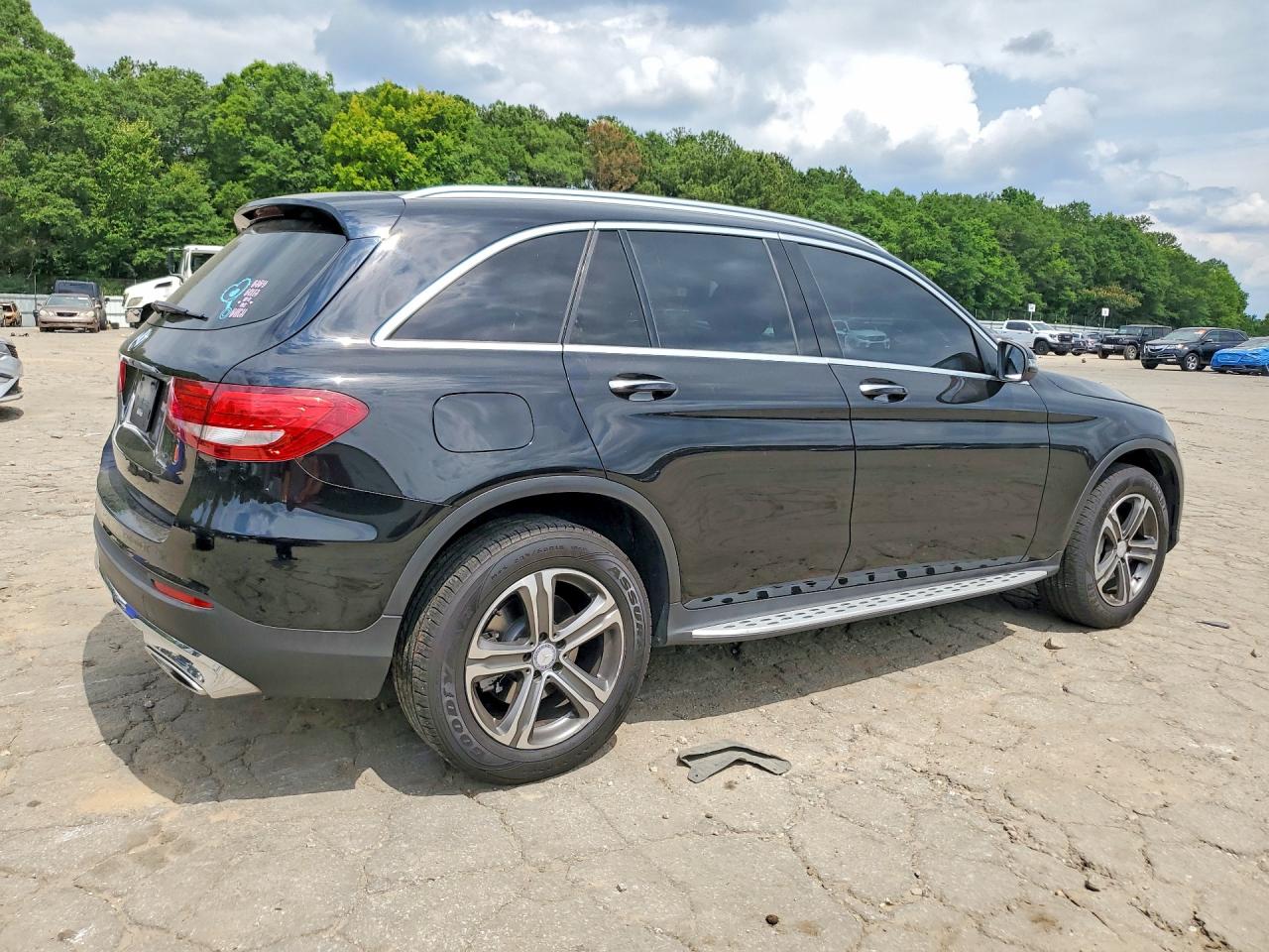 2016 Mercedes-benz Glc 300 Black vin: WDC0G4JBXGF076958