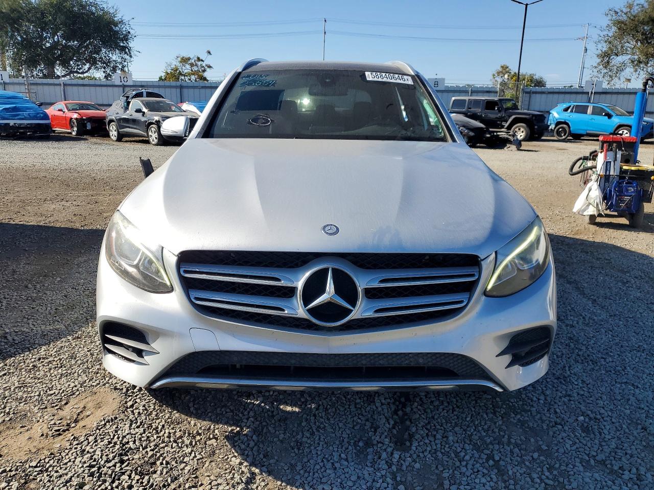 2017 Mercedes-benz Glc 300 Silver vin: WDC0G4JBXHF132737