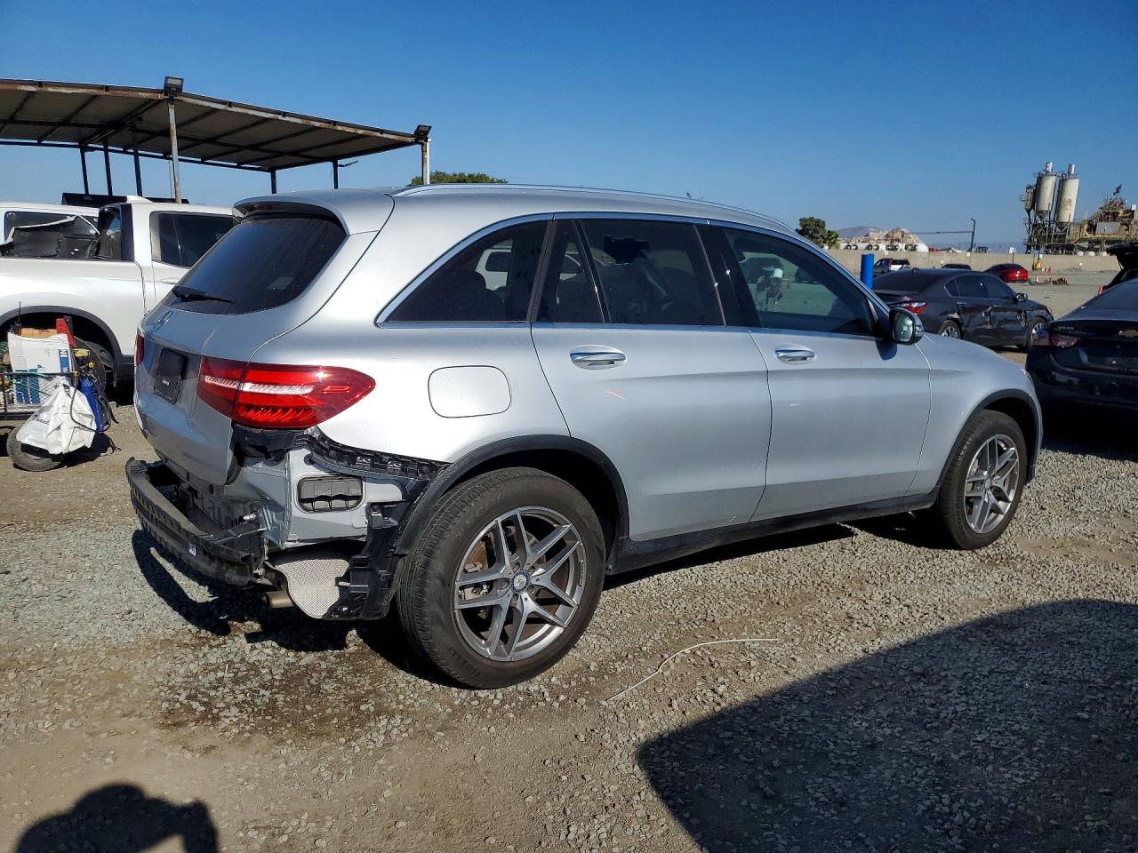 2017 Mercedes-benz Glc 300 Silver vin: WDC0G4JBXHF132737